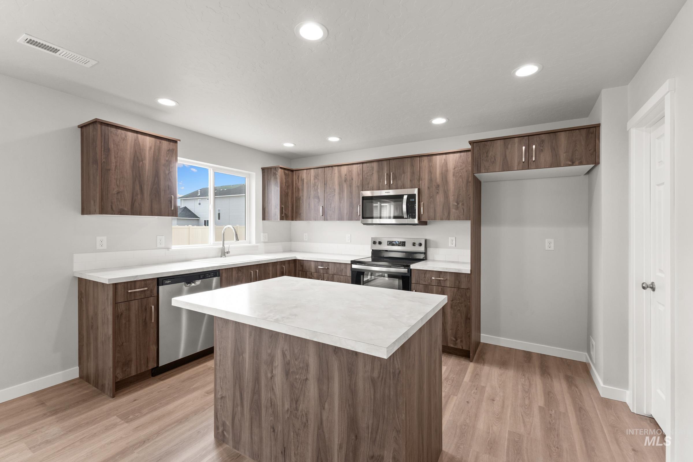 7278 S Bungalow Ave, Meridian, Idaho 83642, 4 Bedrooms, 2.5 Bathrooms, Residential For Sale, Price $457,990,MLS 98972745