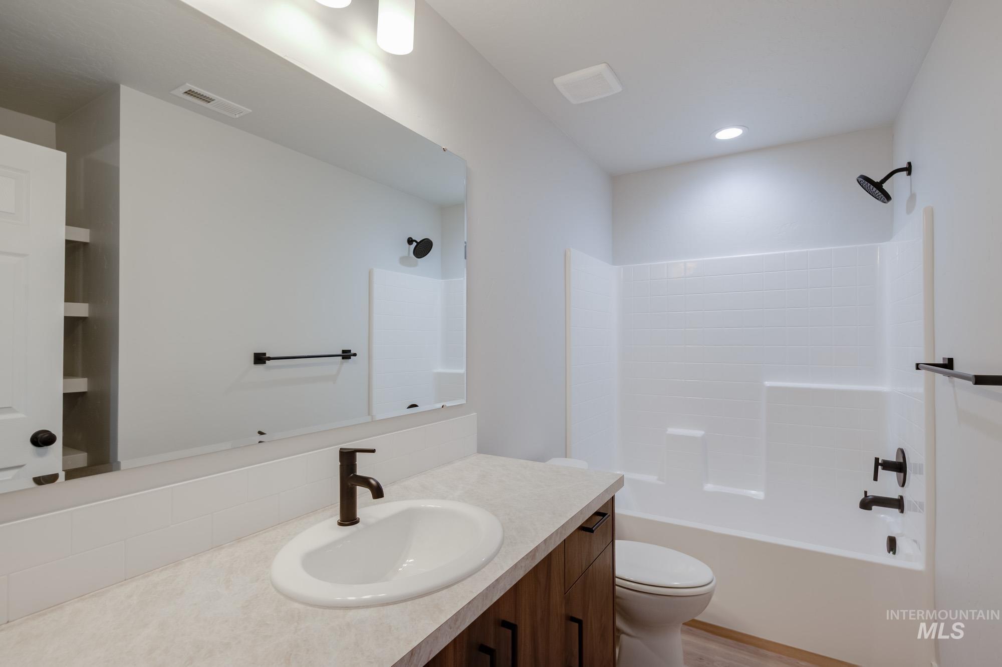 7278 S Bungalow Ave, Meridian, Idaho 83642, 4 Bedrooms, 2.5 Bathrooms, Residential For Sale, Price $457,990,MLS 98972745