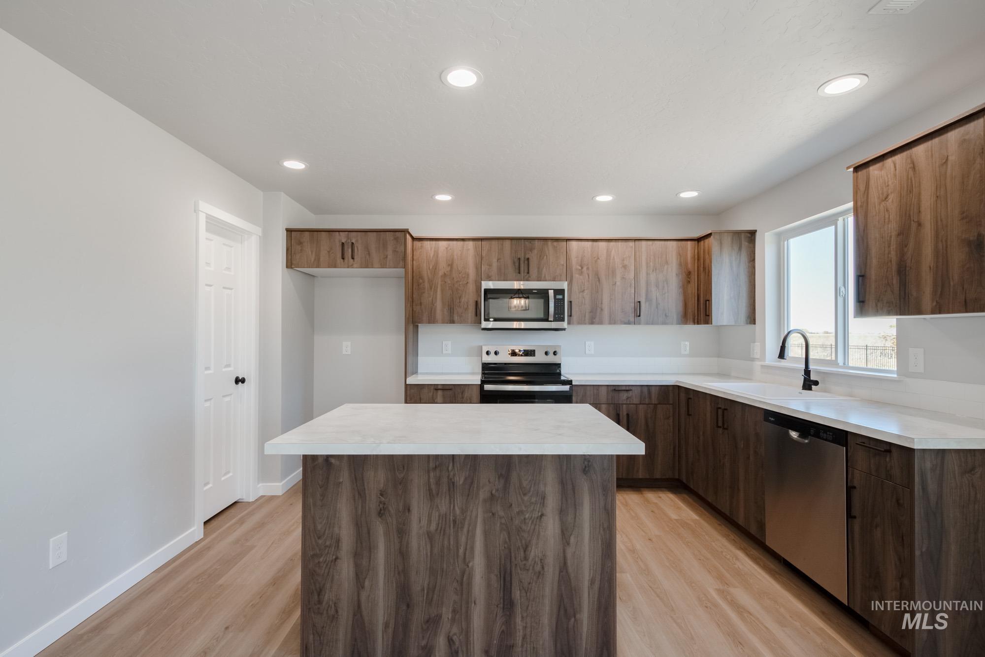 7278 S Bungalow Ave, Meridian, Idaho 83642, 4 Bedrooms, 2.5 Bathrooms, Residential For Sale, Price $457,990,MLS 98972745