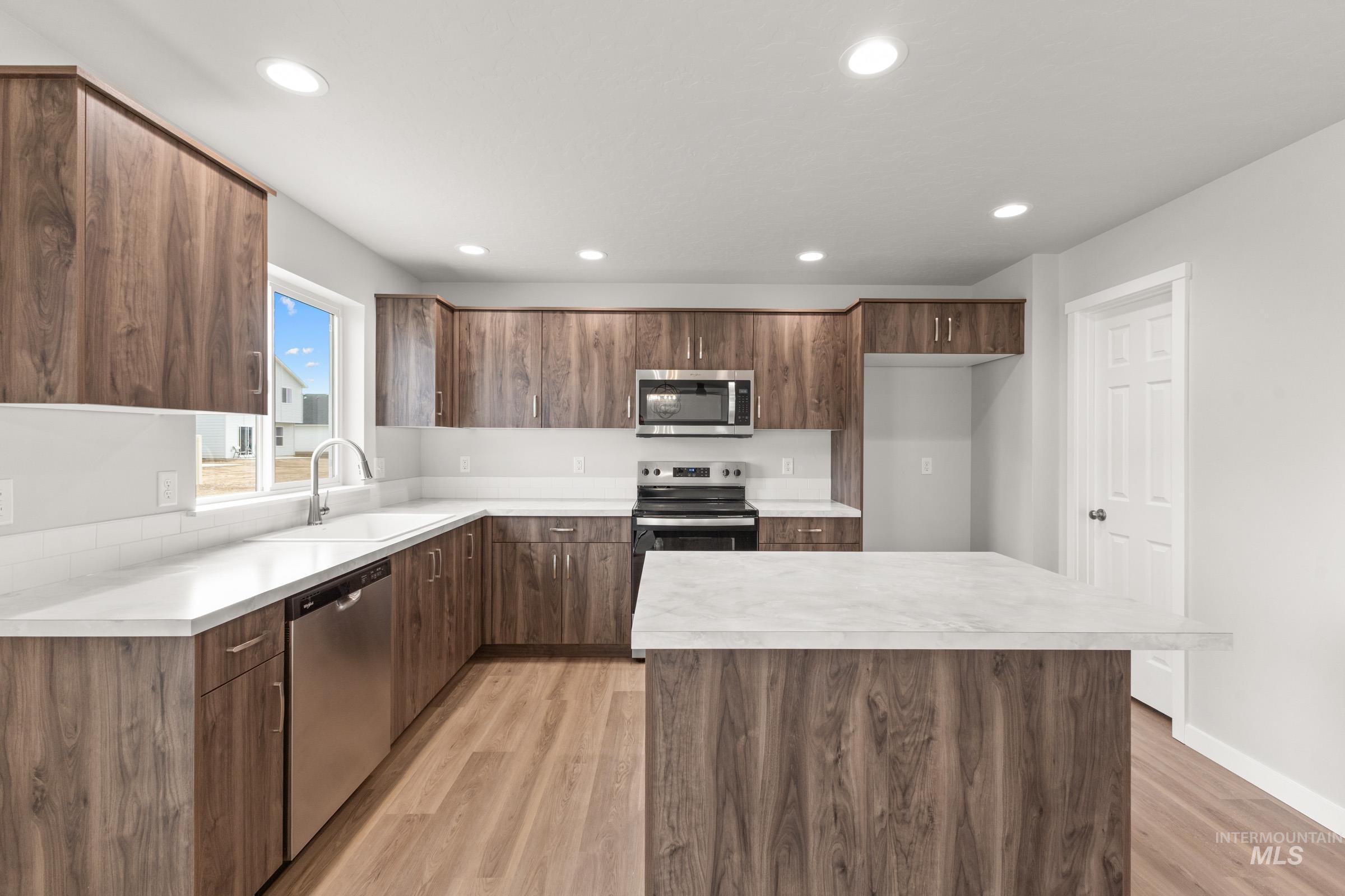 7278 S Bungalow Ave, Meridian, Idaho 83642, 4 Bedrooms, 2.5 Bathrooms, Residential For Sale, Price $457,990,MLS 98972745