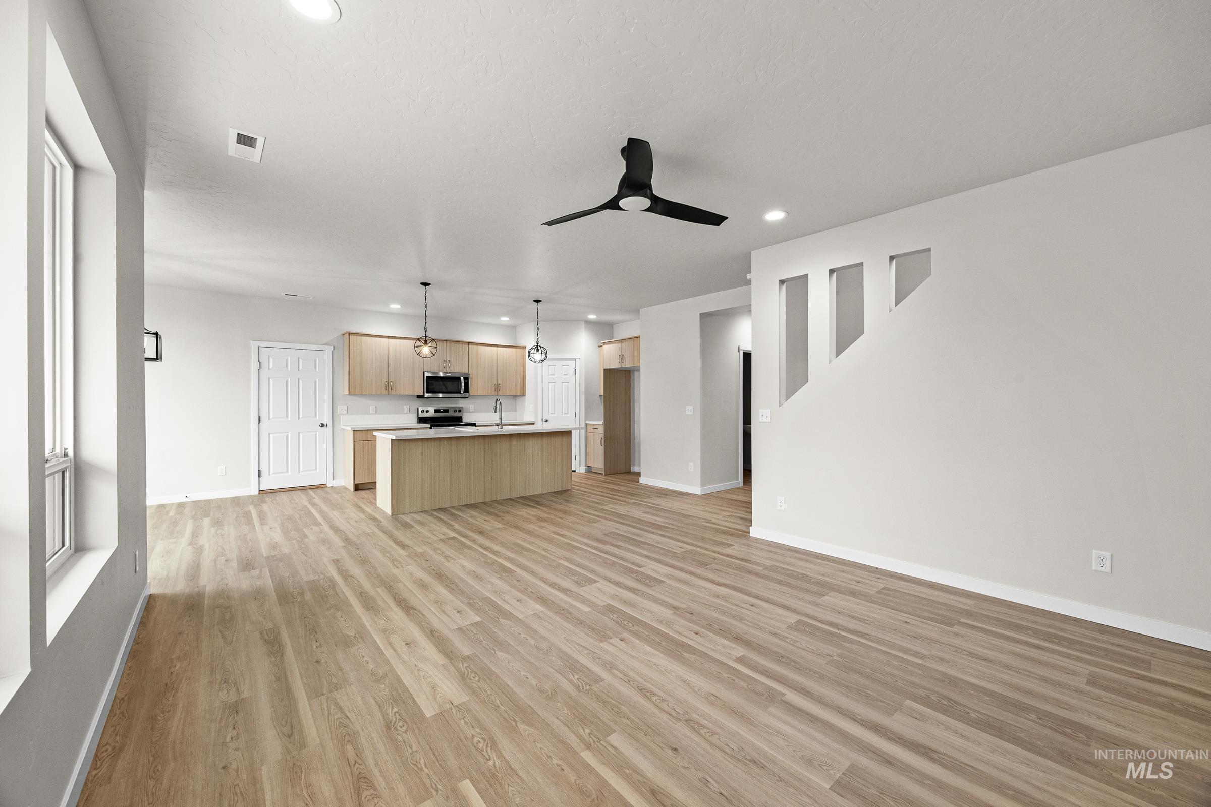 13685 Judson St, Caldwell, Idaho 83607, 4 Bedrooms, 2.5 Bathrooms, Residential For Sale, Price $494,990,MLS 98972750