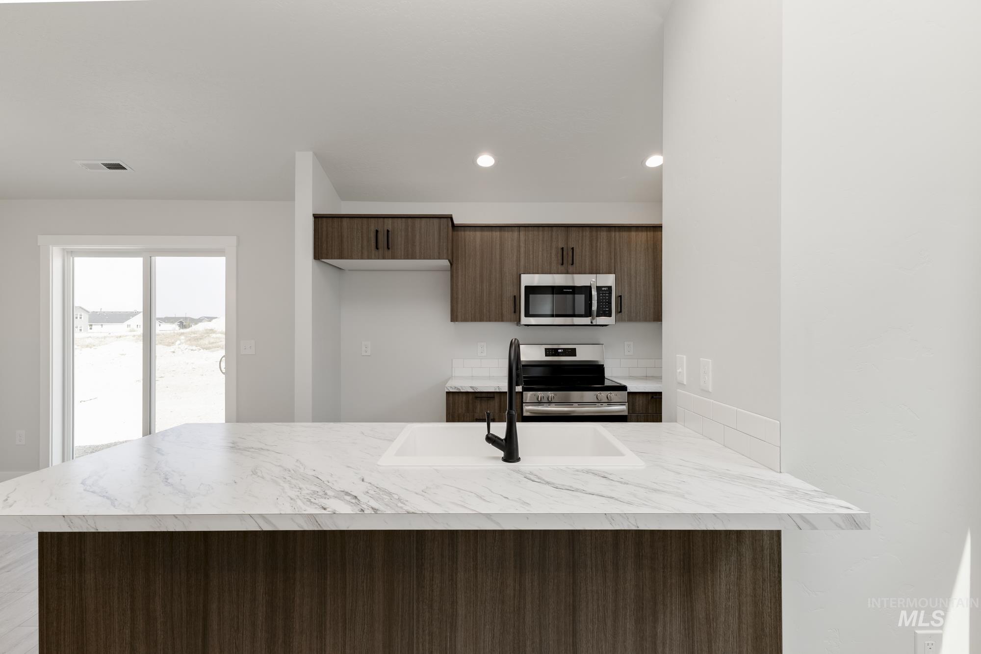 3763 E Syracuse St, Nampa, Idaho 83686, 3 Bedrooms, 2 Bathrooms, Residential For Sale, Price $369,990,MLS 98972751