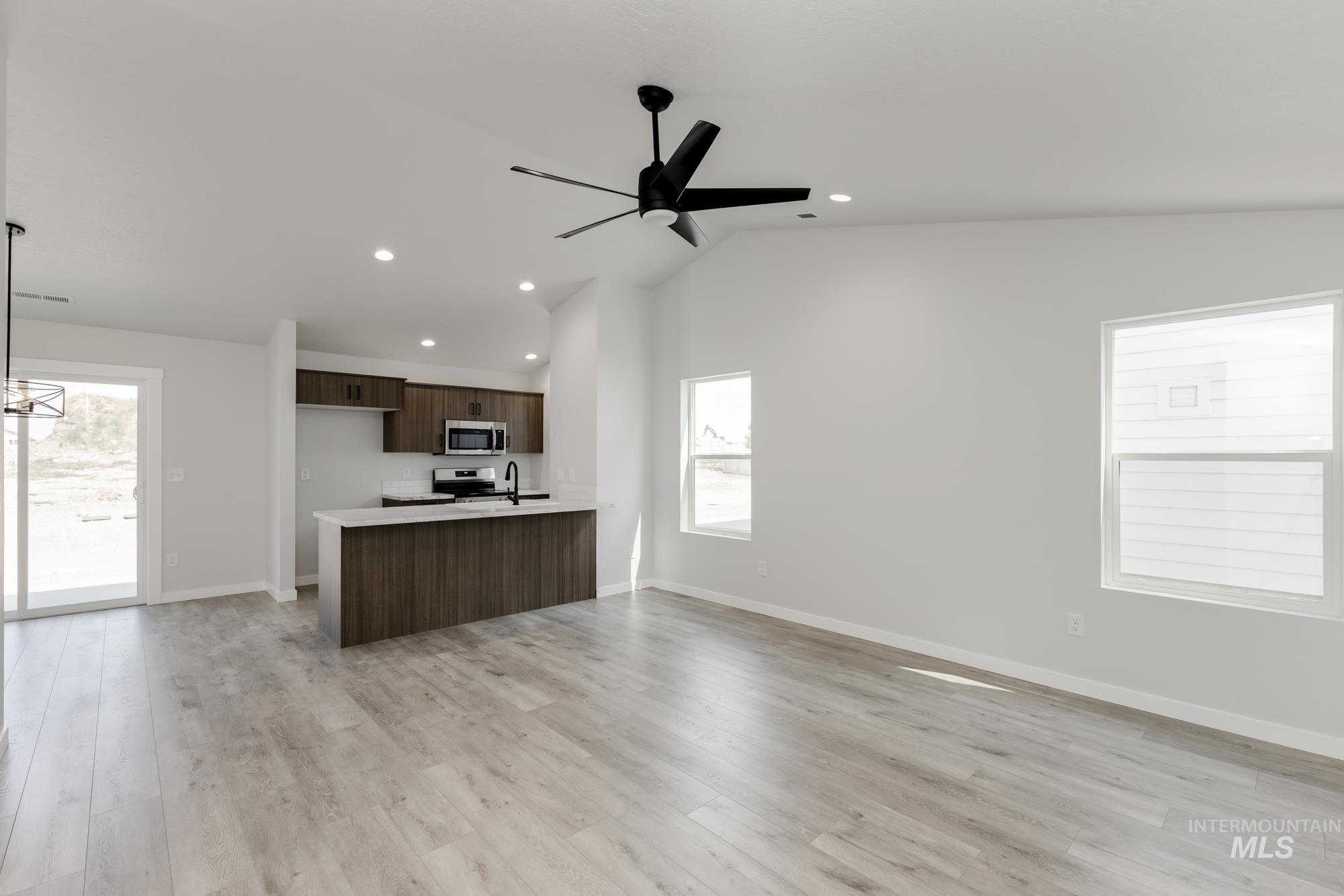 3763 E Syracuse St, Nampa, Idaho 83686, 3 Bedrooms, 2 Bathrooms, Residential For Sale, Price $369,990,MLS 98972751