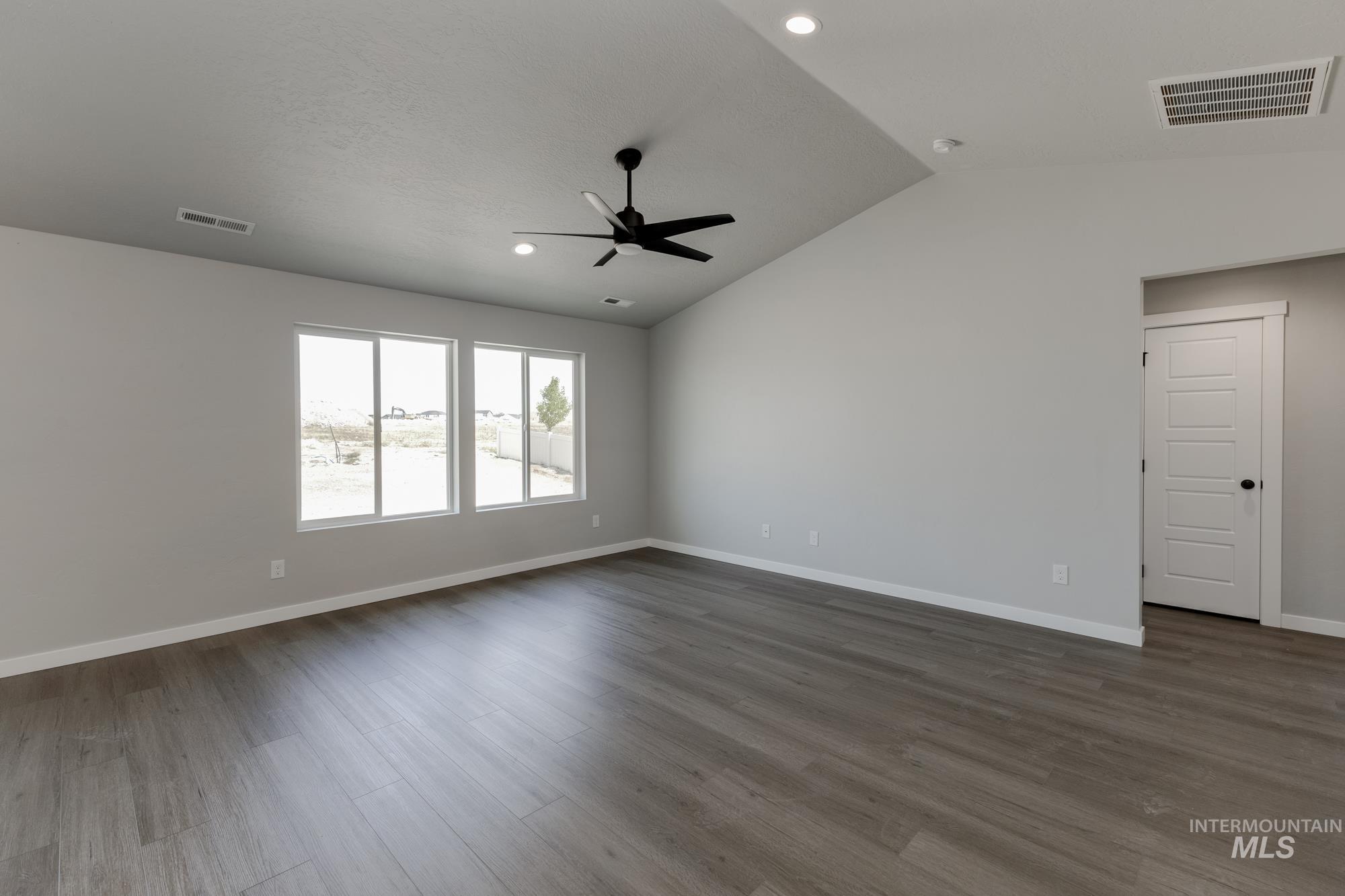 3753 E Syracuse St, Nampa, Idaho 83686, 3 Bedrooms, 2 Bathrooms, Residential For Sale, Price $379,990,MLS 98972753