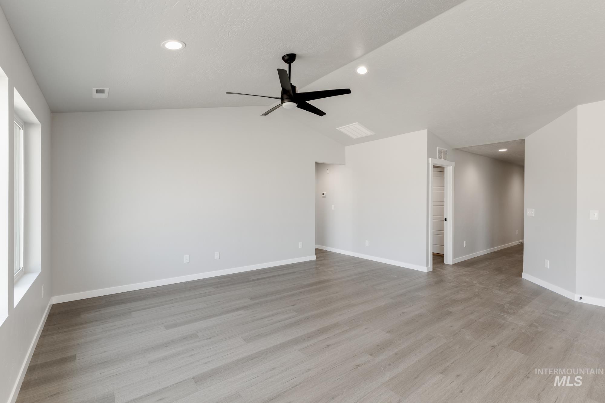 3753 E Syracuse St, Nampa, Idaho 83686, 3 Bedrooms, 2 Bathrooms, Residential For Sale, Price $379,990,MLS 98972753