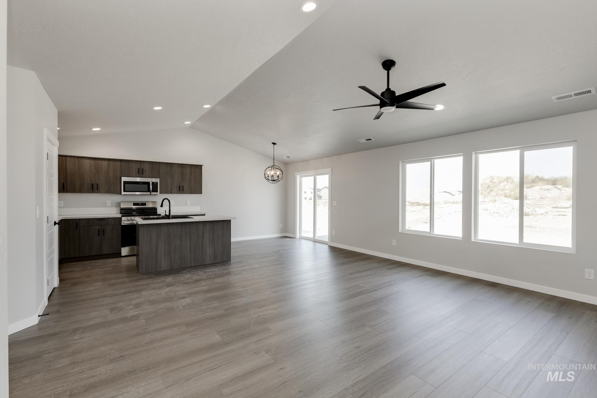 3753 E Syracuse St, Nampa, Idaho 83686, 3 Bedrooms, 2 Bathrooms, Residential For Sale, Price $379,990,MLS 98972753