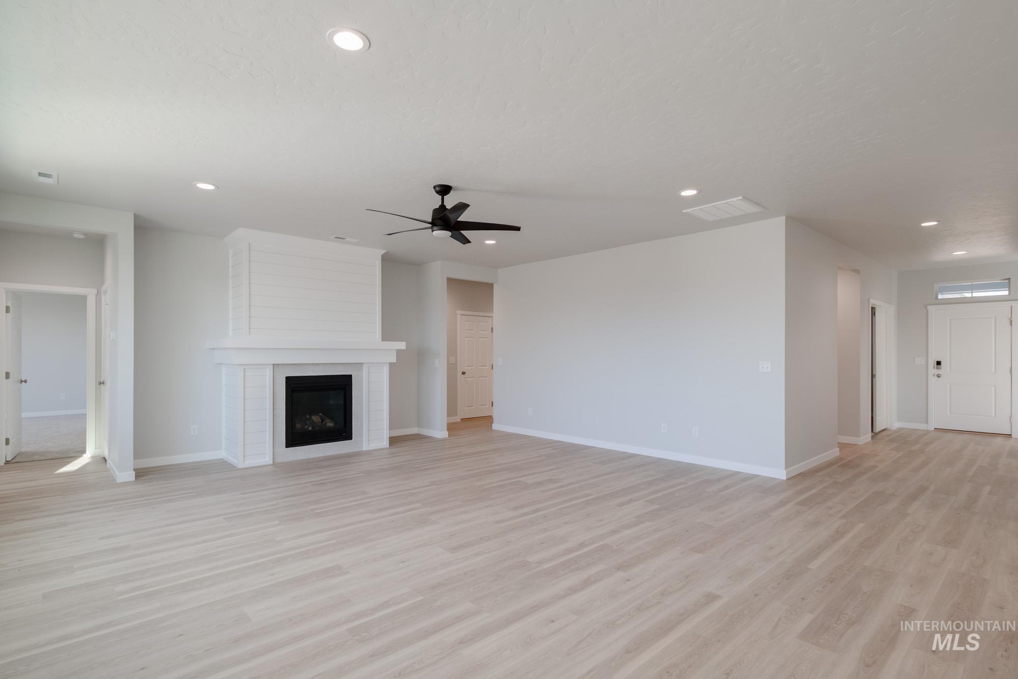 3661 E Jamestown Dr, Nampa, Idaho 83686, 4 Bedrooms, 2.5 Bathrooms, Residential For Sale, Price $499,990,MLS 98972754