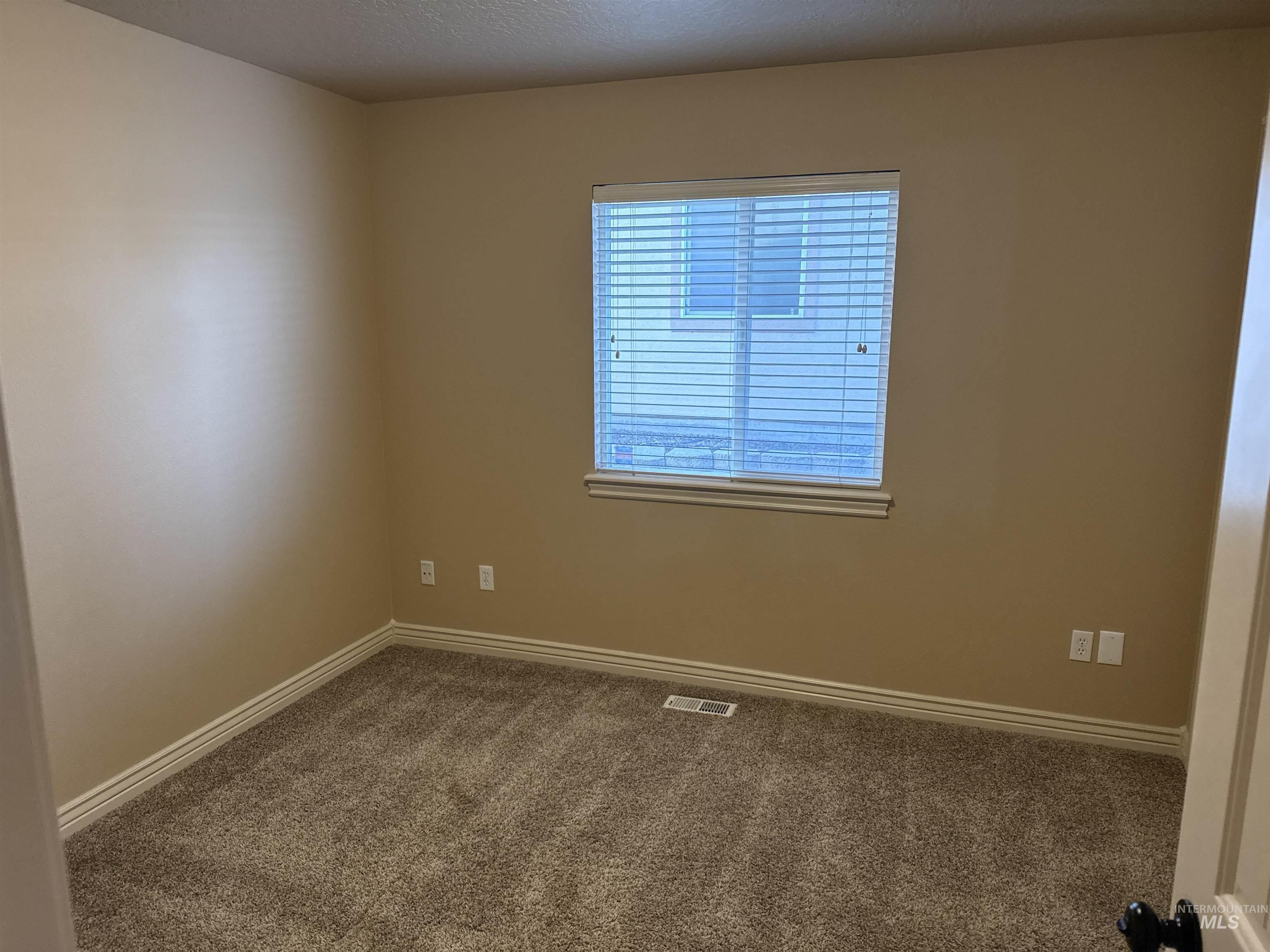 230 E Alexis Loop, Nampa, Idaho 83686-9403, 3 Bedrooms, 3 Bathrooms, Residential For Sale, Price $485,000,MLS 98972756