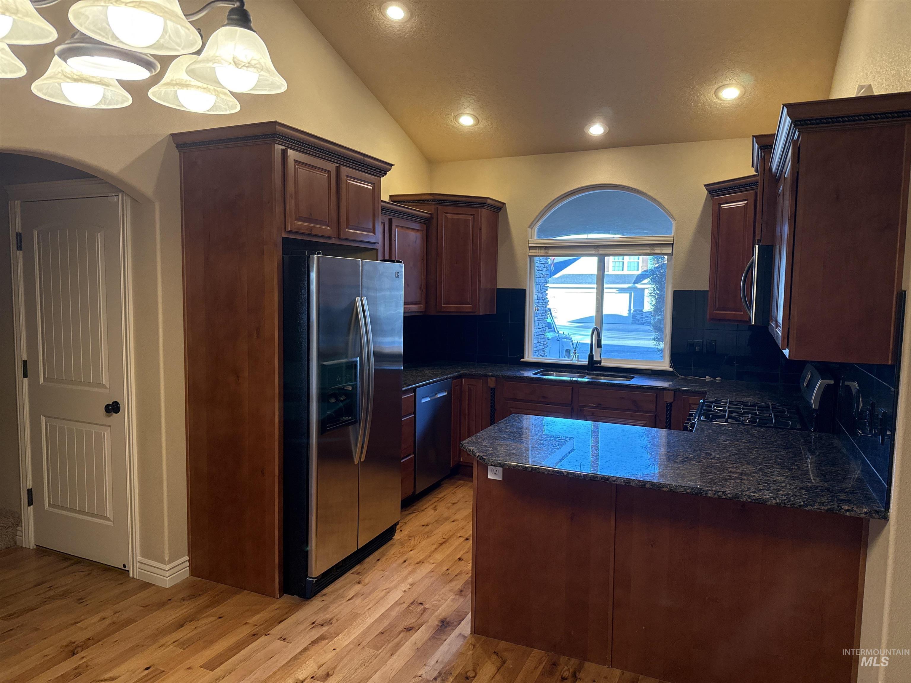 230 E Alexis Loop, Nampa, Idaho 83686-9403, 3 Bedrooms, 3 Bathrooms, Residential For Sale, Price $485,000,MLS 98972756