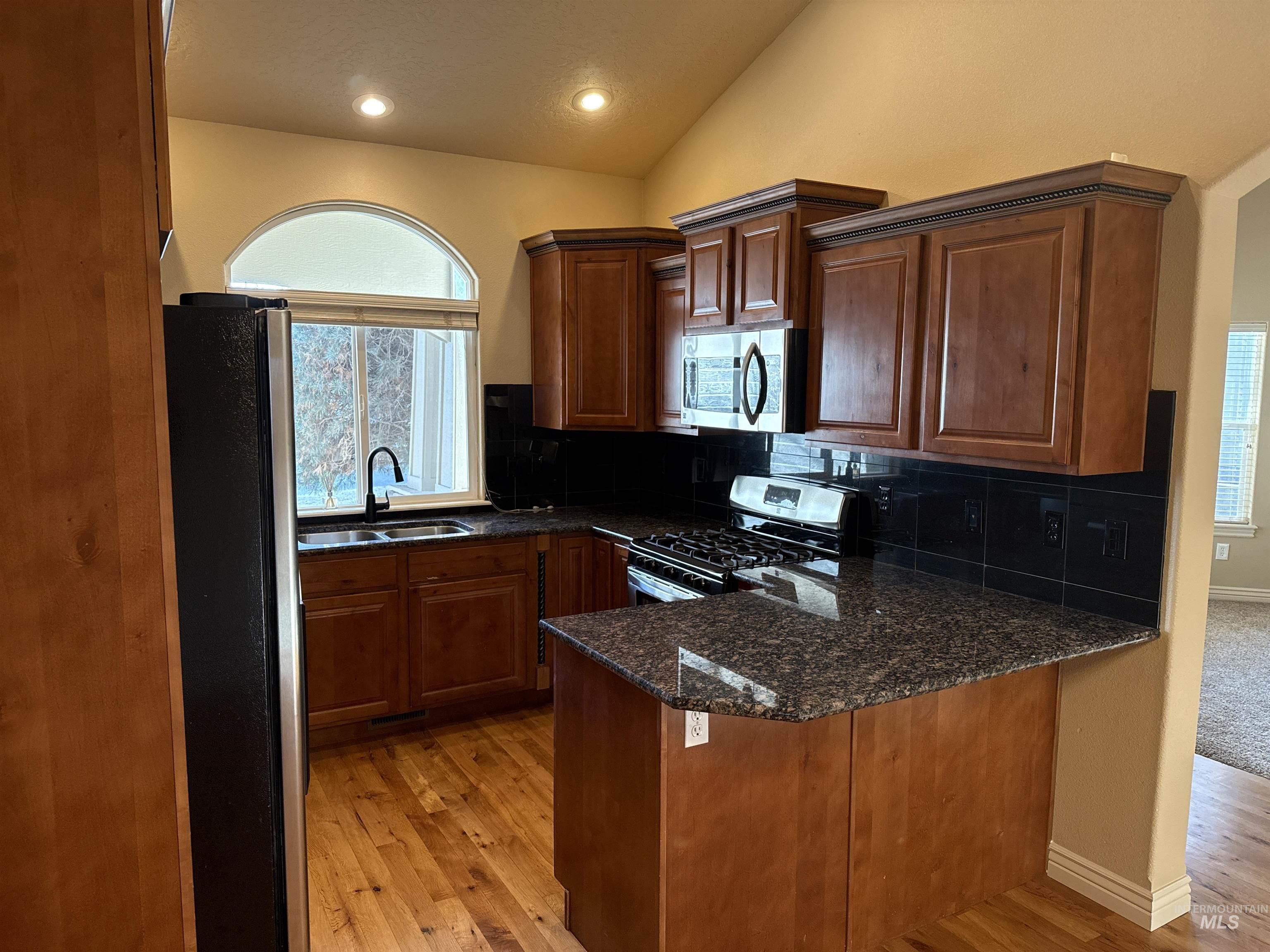 230 E Alexis Loop, Nampa, Idaho 83686-9403, 3 Bedrooms, 3 Bathrooms, Residential For Sale, Price $485,000,MLS 98972756