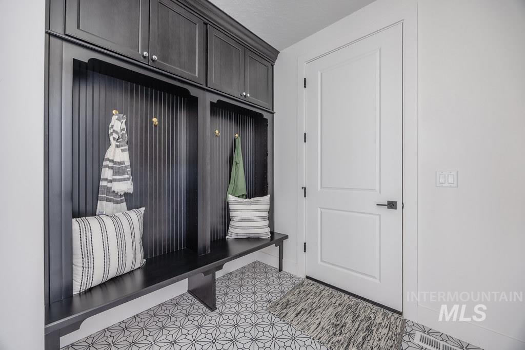 7385 W Flathead Lake St, Eagle, Idaho 83616-1485, 3 Bedrooms, 2.5 Bathrooms, Residential For Sale, Price $924,900,MLS 98972760