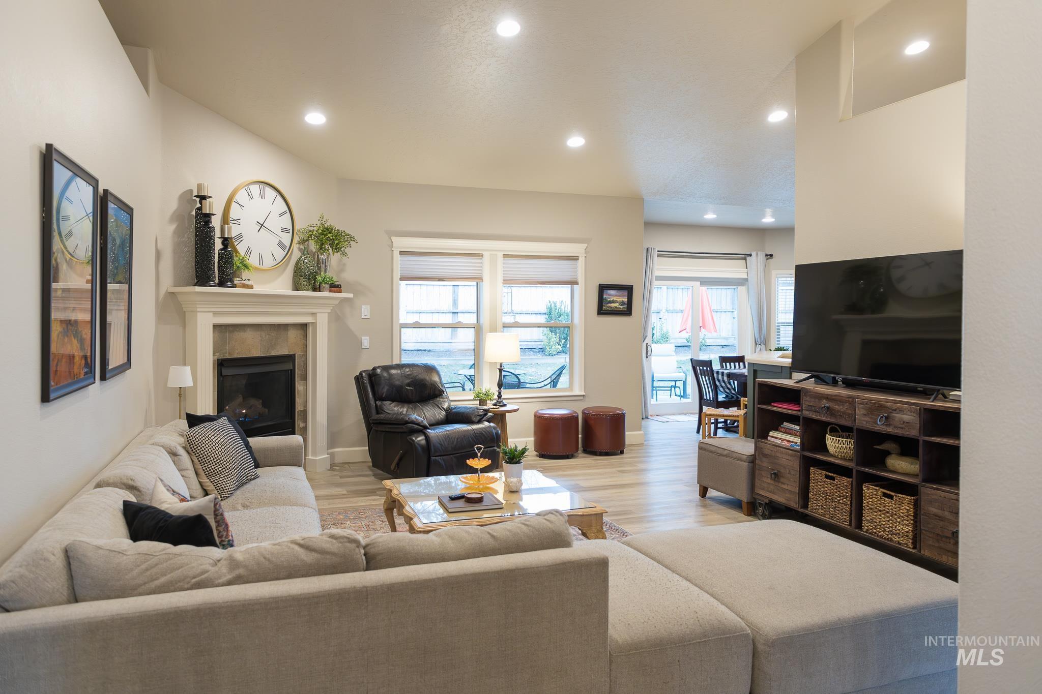 641 NW 15th St., Ontario, Oregon 97914, 3 Bedrooms, 2 Bathrooms, Residential For Sale, Price $429,900,MLS 98972763