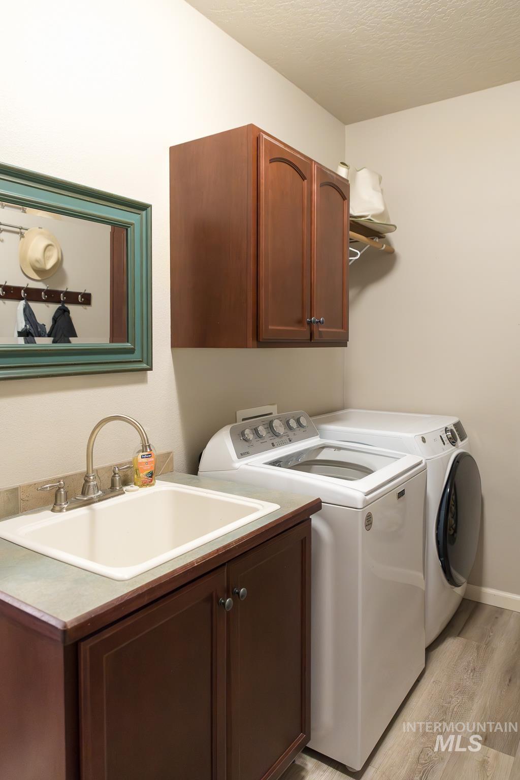 641 NW 15th St., Ontario, Oregon 97914, 3 Bedrooms, 2 Bathrooms, Residential For Sale, Price $429,900,MLS 98972763