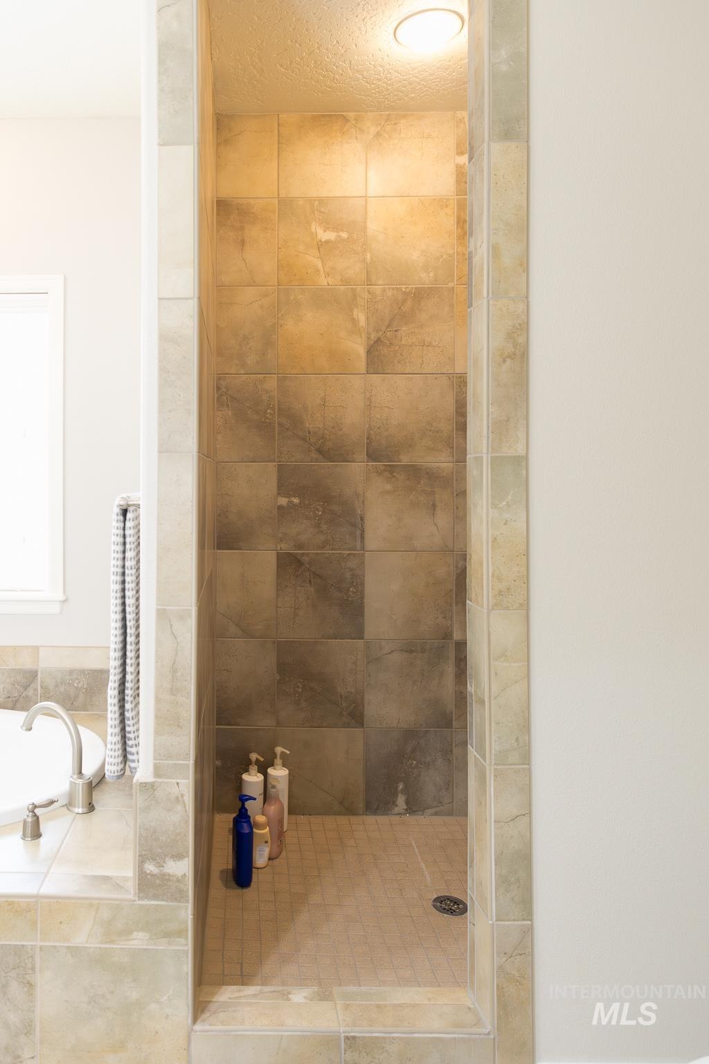 641 NW 15th St., Ontario, Oregon 97914, 3 Bedrooms, 2 Bathrooms, Residential For Sale, Price $429,900,MLS 98972763