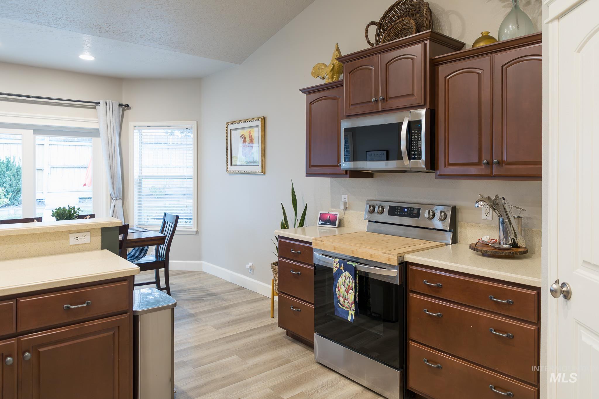 641 NW 15th St., Ontario, Oregon 97914, 3 Bedrooms, 2 Bathrooms, Residential For Sale, Price $409,900,MLS 98972763