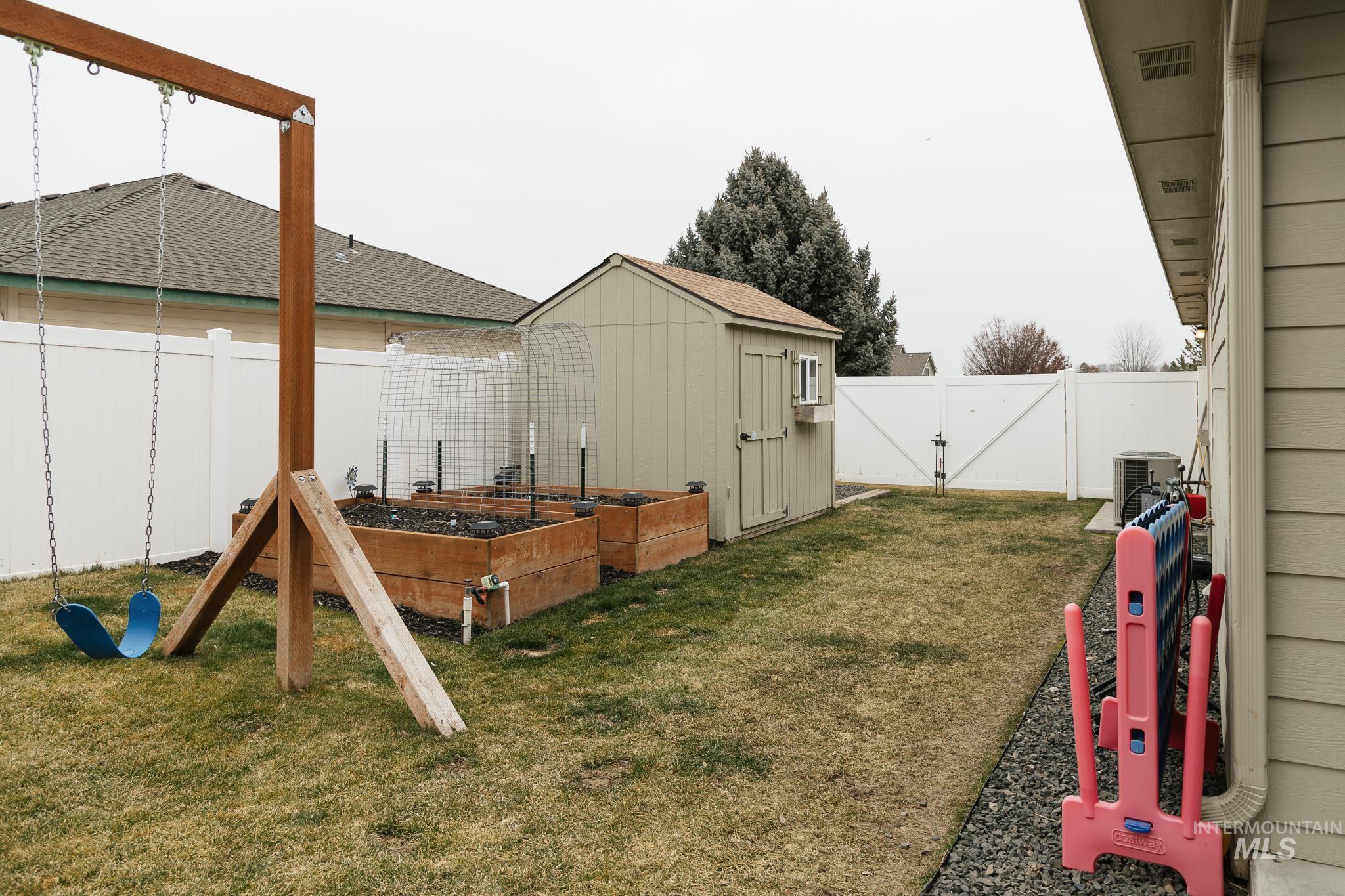 641 NW 15th St., Ontario, Oregon 97914, 3 Bedrooms, 2 Bathrooms, Residential For Sale, Price $409,900,MLS 98972763