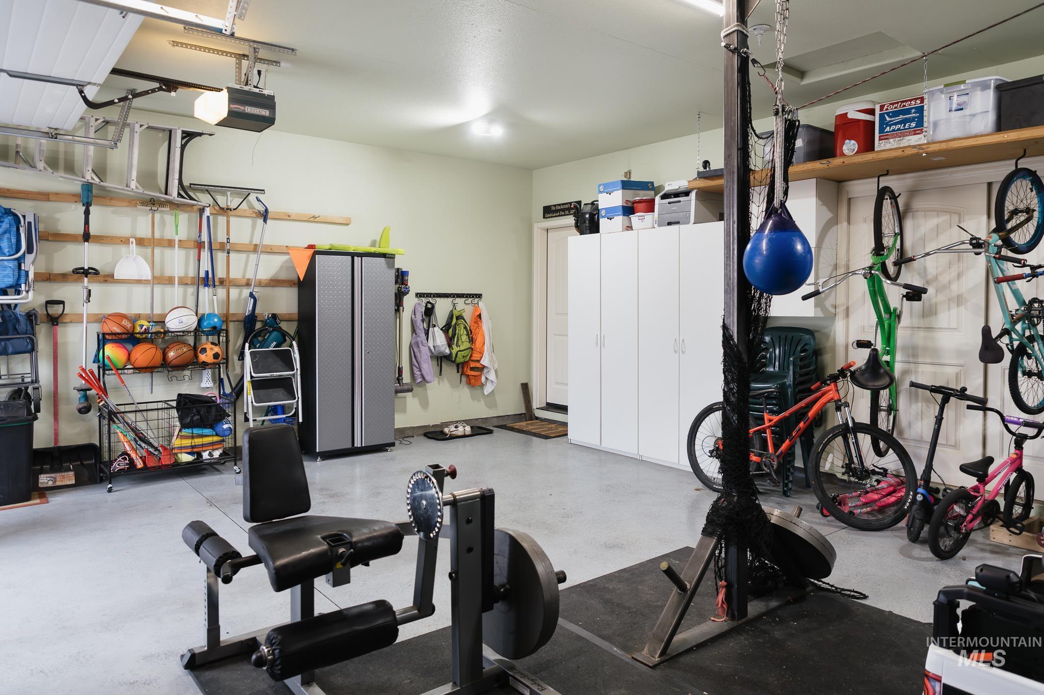 641 NW 15th St., Ontario, Oregon 97914, 3 Bedrooms, 2 Bathrooms, Residential For Sale, Price $429,900,MLS 98972763