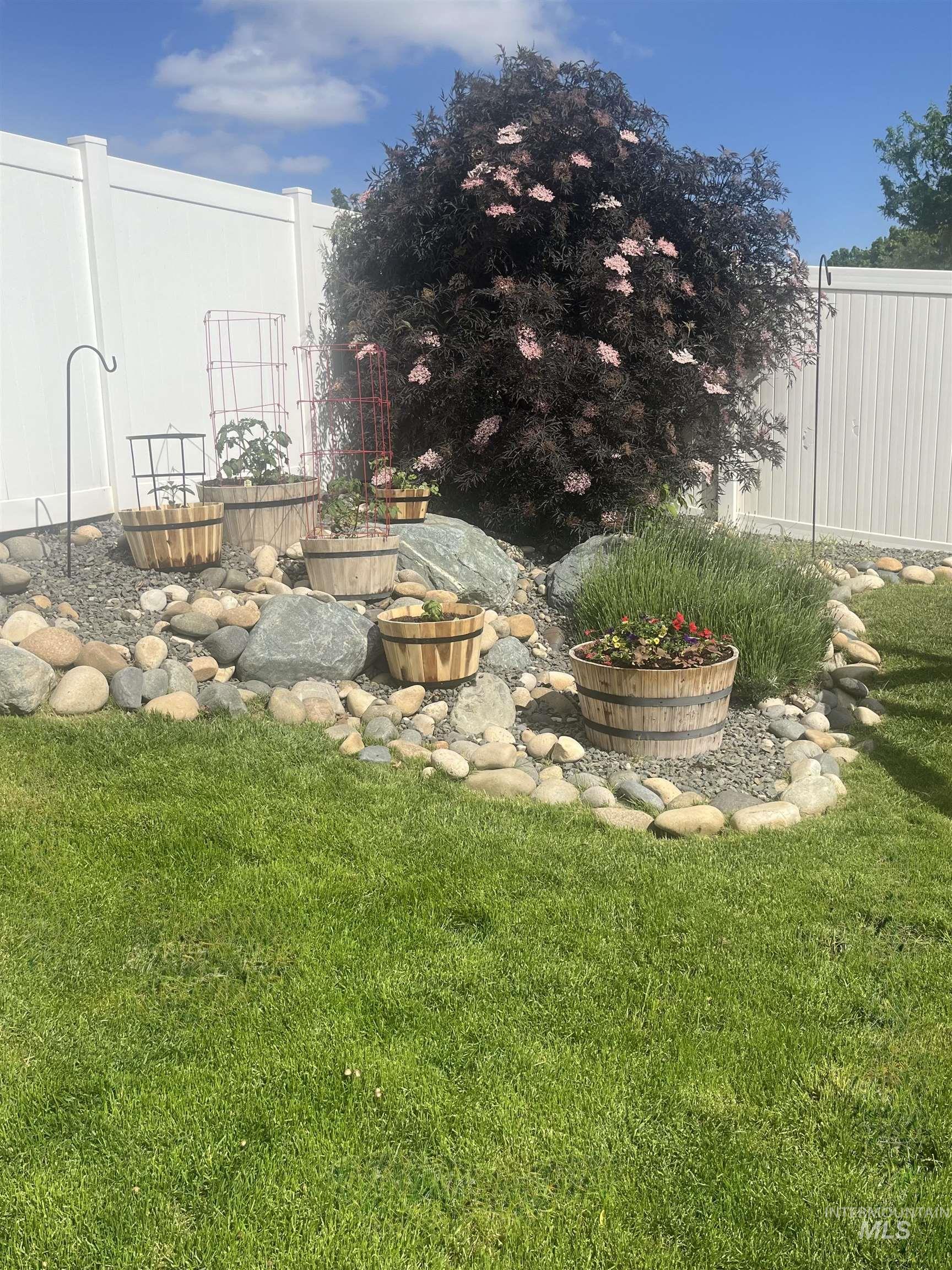 641 NW 15th St., Ontario, Oregon 97914, 3 Bedrooms, 2 Bathrooms, Residential For Sale, Price $409,900,MLS 98972763