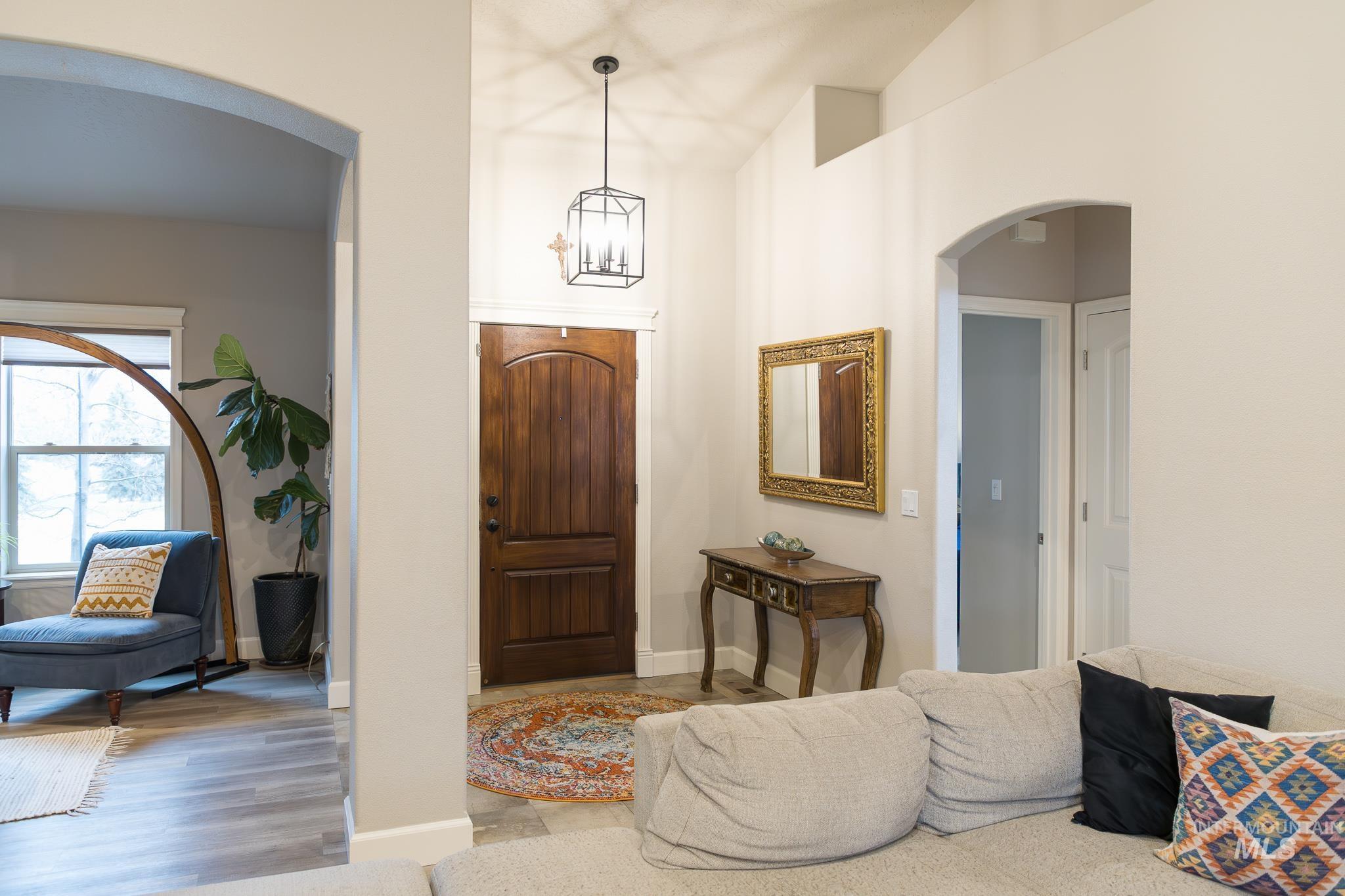 641 NW 15th St., Ontario, Oregon 97914, 3 Bedrooms, 2 Bathrooms, Residential For Sale, Price $409,900,MLS 98972763