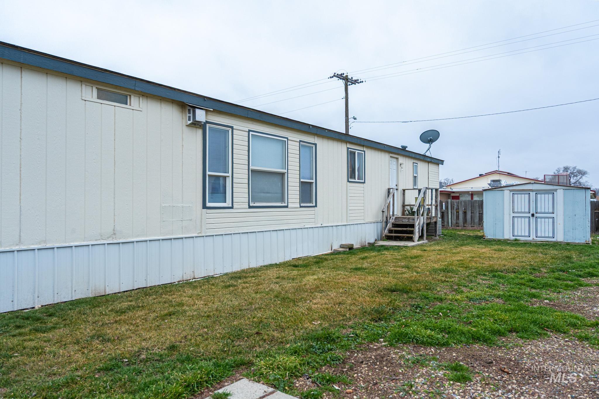 759 NW 8th St, Ontario, Oregon 97914-0000, 3 Bedrooms, 2 Bathrooms, Residential For Sale, Price $94,999,MLS 98972764