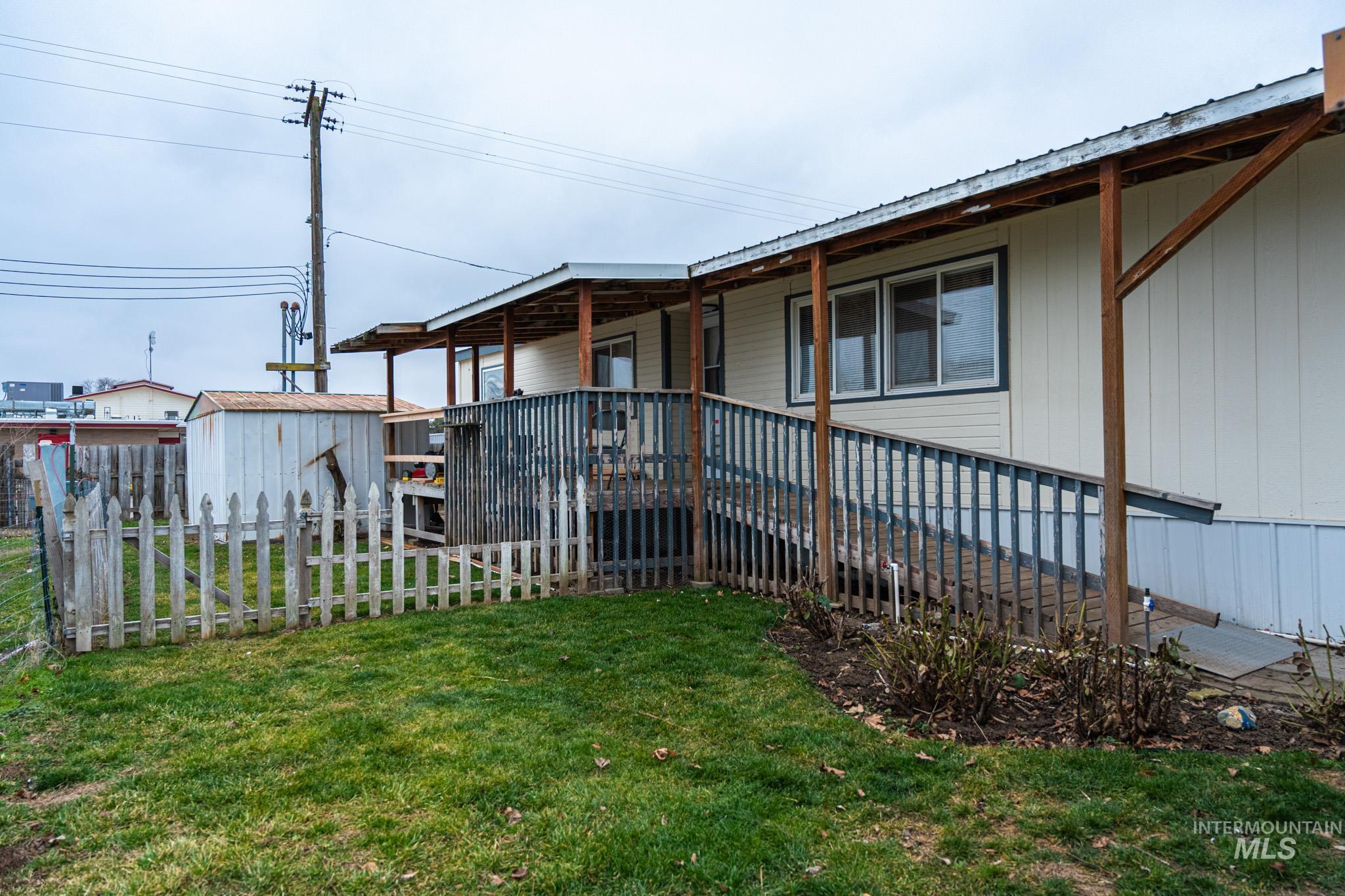 759 NW 8th St, Ontario, Oregon 97914-0000, 3 Bedrooms, 2 Bathrooms, Residential For Sale, Price $94,999,MLS 98972764