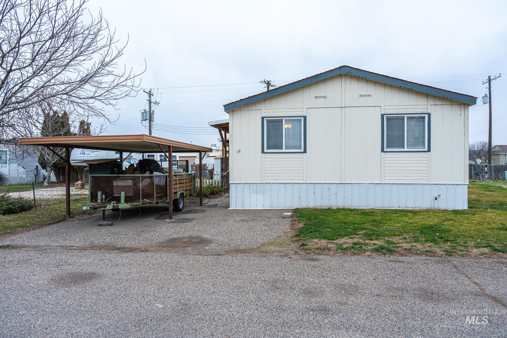759 NW 8th St, Ontario, Oregon 97914-0000, 3 Bedrooms, 2 Bathrooms, Residential For Sale, Price $94,999,MLS 98972764