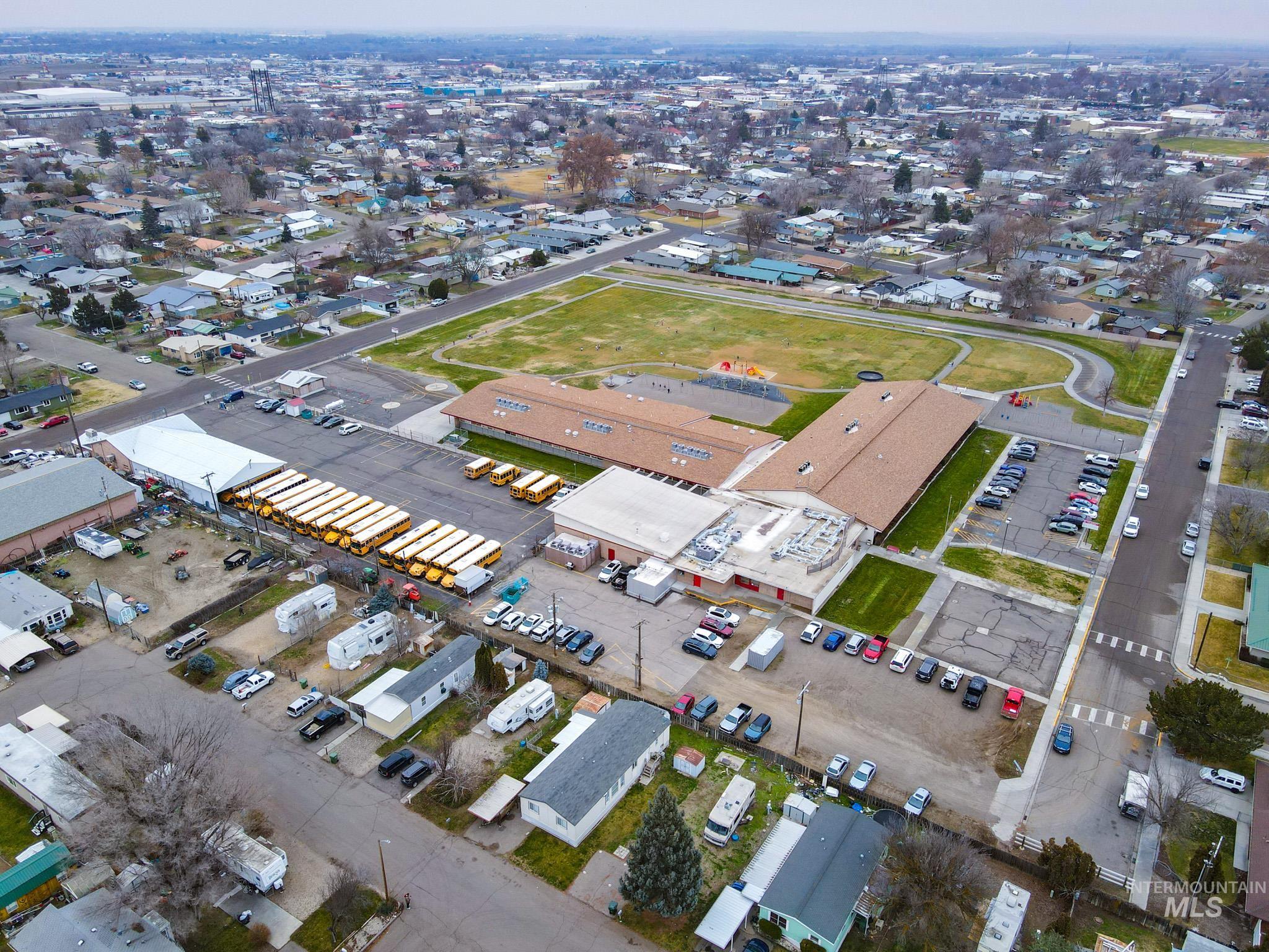 759 NW 8th St, Ontario, Oregon 97914-0000, 3 Bedrooms, 2 Bathrooms, Residential For Sale, Price $94,999,MLS 98972764