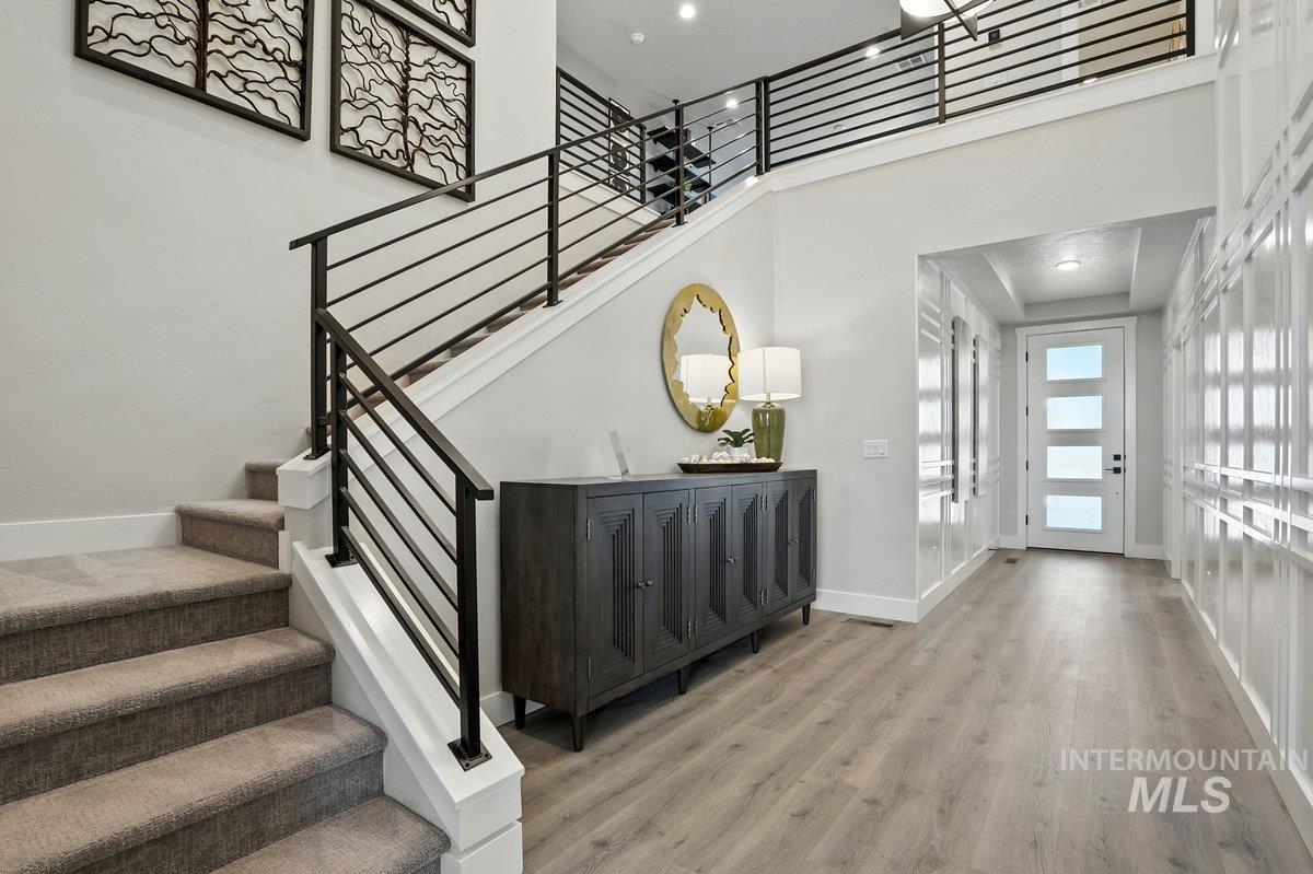 5889 W Ladle Rapids St, Meridian, Idaho 83646, 5 Bedrooms, 4.5 Bathrooms, Residential For Sale, Price $794,990,MLS 98972768