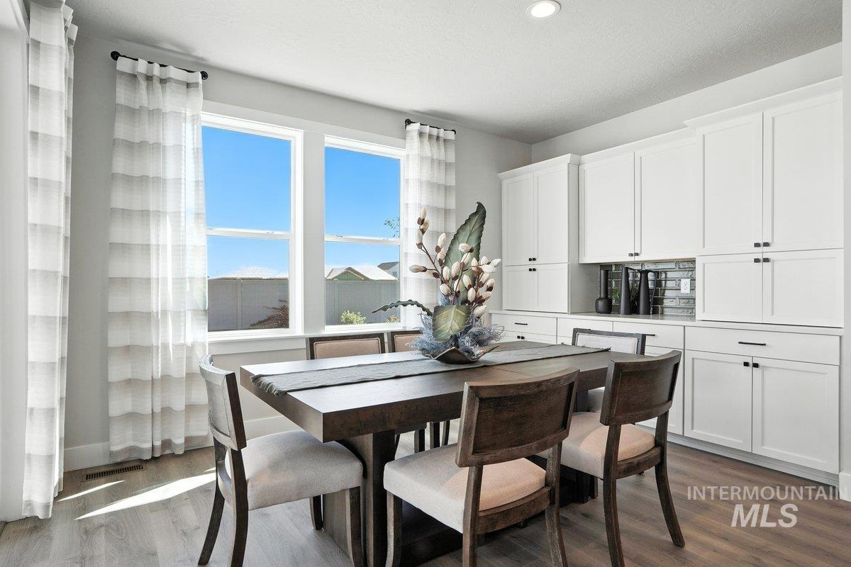 5889 W Ladle Rapids St, Meridian, Idaho 83646, 5 Bedrooms, 4.5 Bathrooms, Residential For Sale, Price $794,990,MLS 98972768