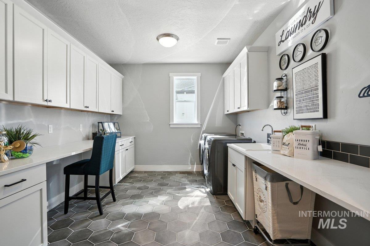 5889 W Ladle Rapids St, Meridian, Idaho 83646, 5 Bedrooms, 4.5 Bathrooms, Residential For Sale, Price $794,990,MLS 98972768