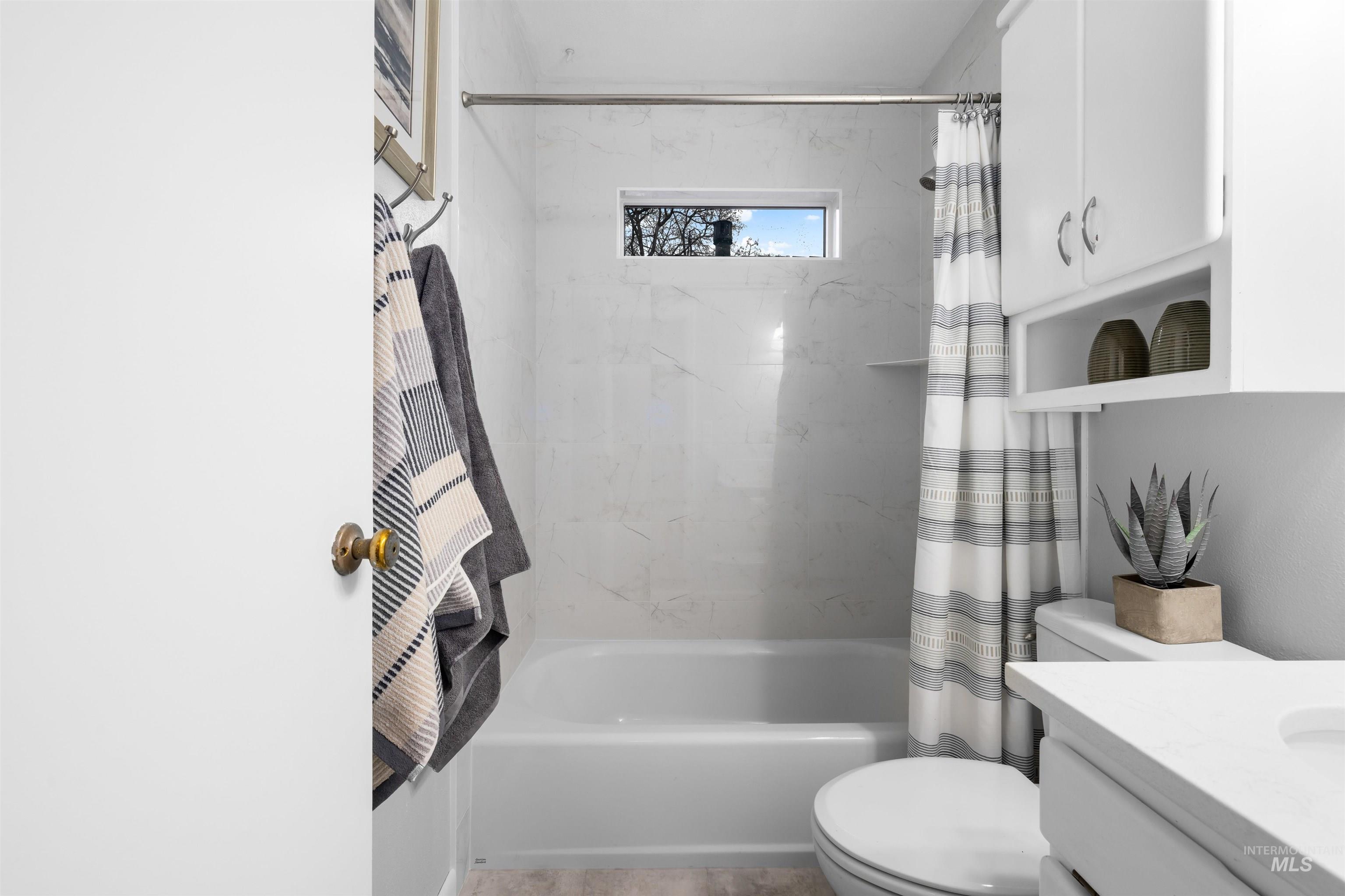 1701 S Leadville Ave, Boise, Idaho 83706, 3 Bedrooms, 1 Bathroom, Residential For Sale, Price $425,000,MLS 98972769