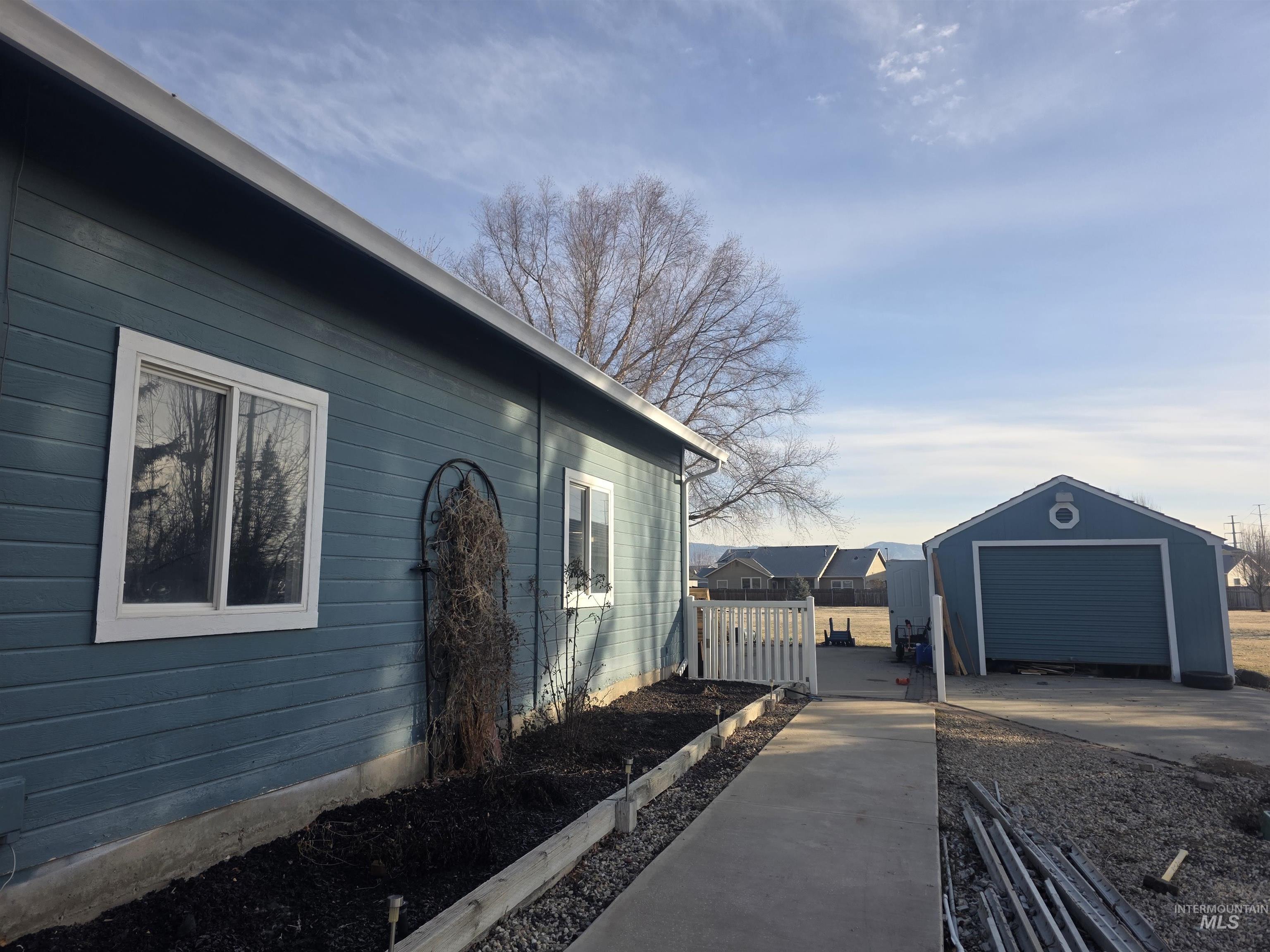 4864 N Larkwood Pl, Meridian, Idaho 83646-5273, 6 Bedrooms, 4.5 Bathrooms, Residential For Sale, Price $1,490,000,MLS 98972770