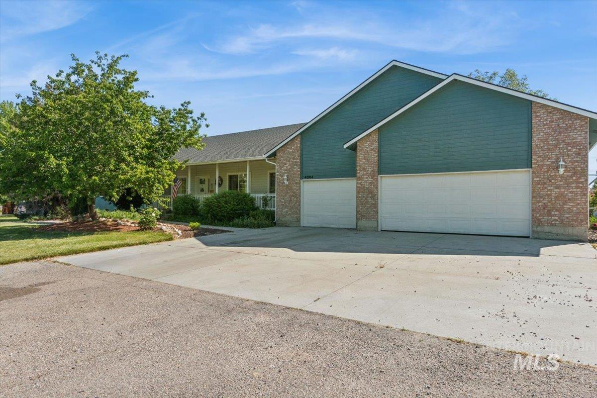 4864 N Larkwood Pl, Meridian, Idaho 83646-5273, 7 Bedrooms, 4.5 Bathrooms, Residential For Sale, Price $1,350,000, 98972770