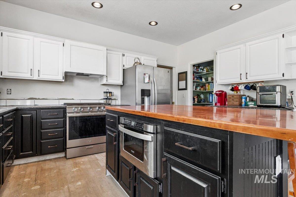 4864 N Larkwood Pl, Meridian, Idaho 83646-5273, 7 Bedrooms, 4.5 Bathrooms, Residential For Sale, Price $1,350,000, 98972770