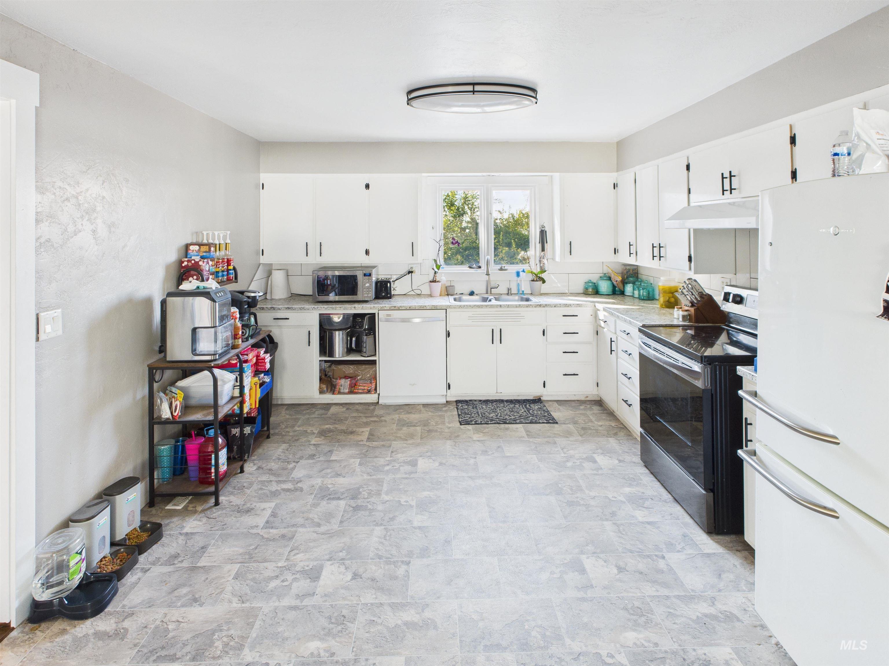 1534 oriental, Burley, Idaho 83318, 4 Bedrooms, 2.5 Bathrooms, Residential For Sale, Price $330,900,MLS 98972772