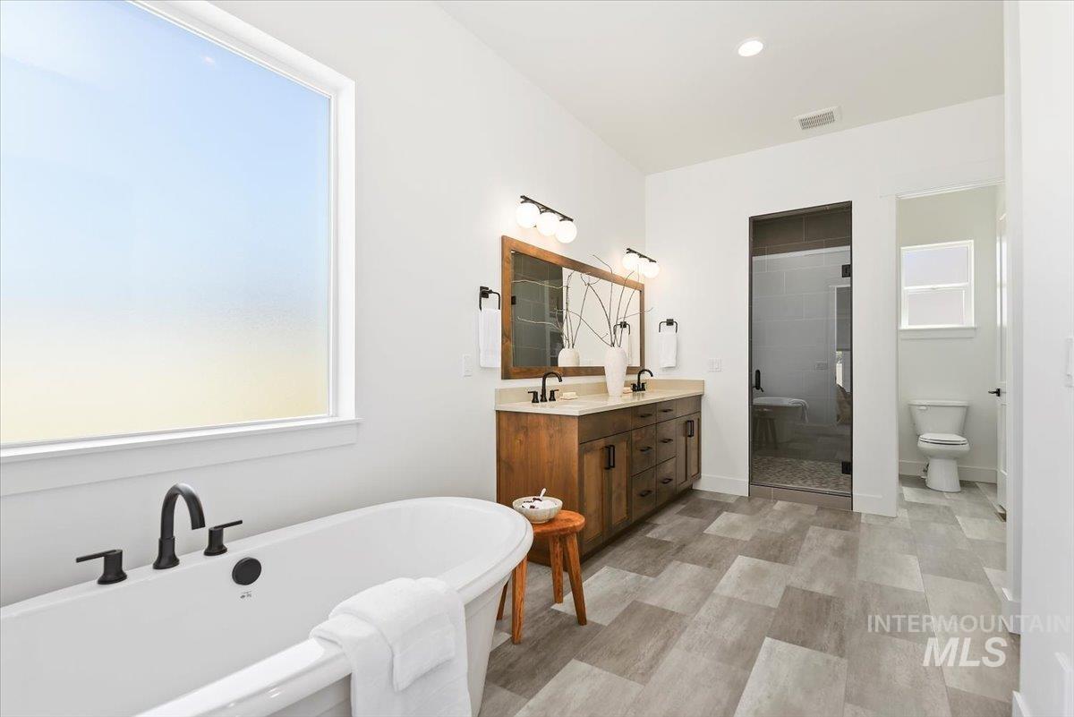 10492 W Shumard Drive, Star, Idaho 83669-000, 4 Bedrooms, 3 Bathrooms, Residential For Sale, Price $824,900,MLS 98972773