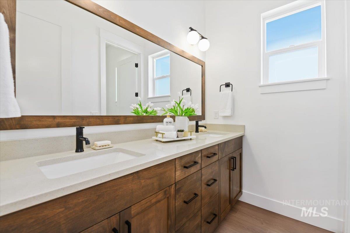 10492 W Shumard Drive, Star, Idaho 83669-000, 4 Bedrooms, 3 Bathrooms, Residential For Sale, Price $824,900,MLS 98972773