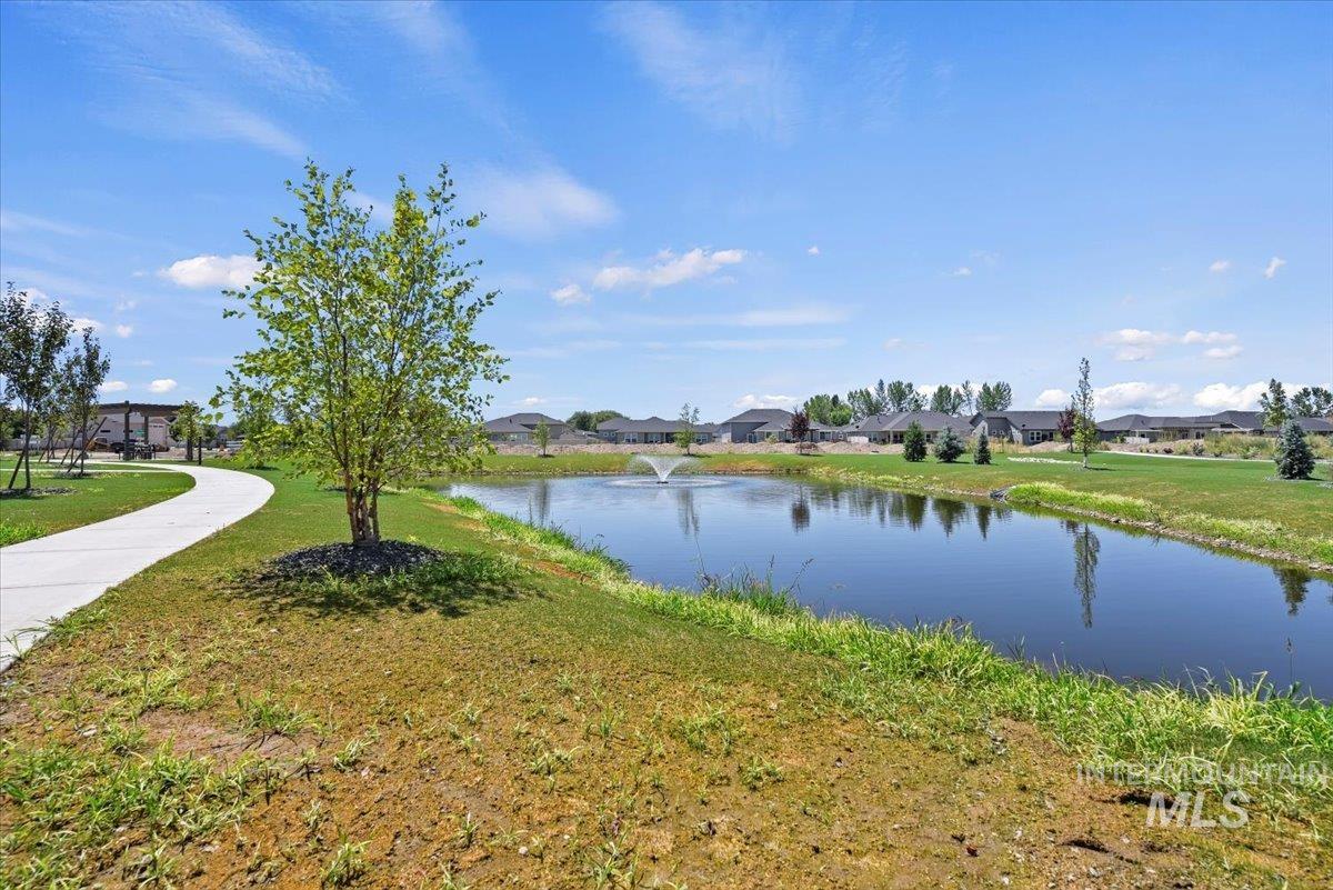 10492 W Shumard Drive, Star, Idaho 83669-000, 4 Bedrooms, 3 Bathrooms, Residential For Sale, Price $824,900,MLS 98972773