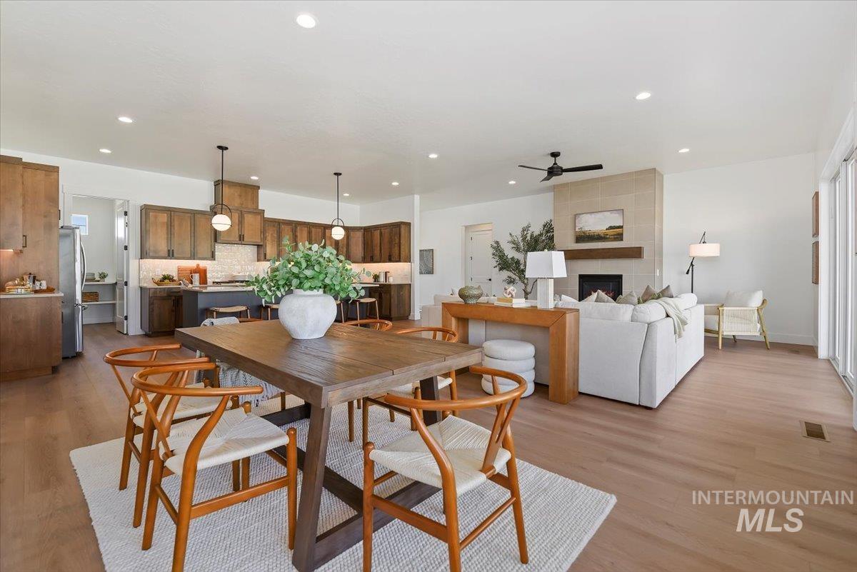 10492 W Shumard Drive, Star, Idaho 83669-000, 4 Bedrooms, 3 Bathrooms, Residential For Sale, Price $824,900,MLS 98972773