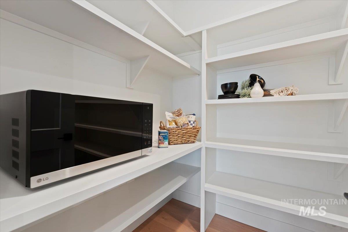 10466 W Shumard Drive, Star, Idaho 83669, 4 Bedrooms, 2.5 Bathrooms, Residential For Sale, Price $724,900,MLS 98972775