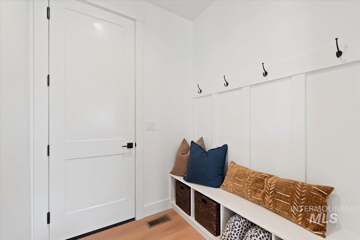 10466 W Shumard Drive, Star, Idaho 83669, 4 Bedrooms, 2.5 Bathrooms, Residential For Sale, Price $724,900,MLS 98972775