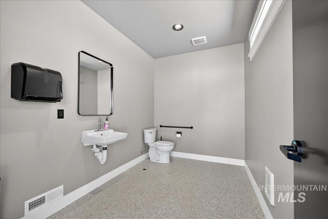 41 Sunbridge Dr, McCall, Idaho 83638, Residential Income For Sale, Price $285,000,MLS 98972778