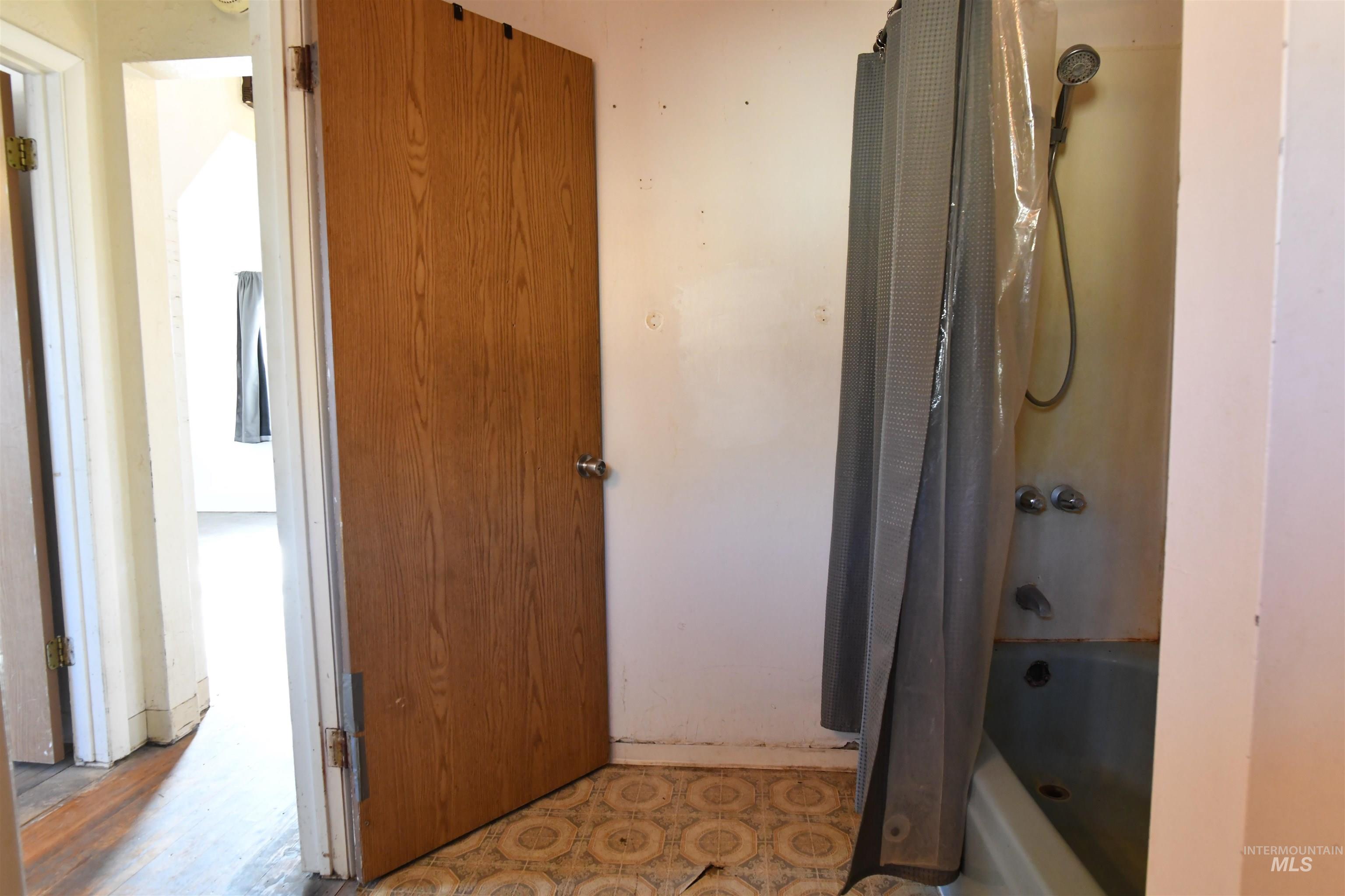 419 21st Avenue South, Nampa, Idaho 83651, 3 Bedrooms, 1 Bathroom, Residential For Sale, Price $225,000,MLS 98972780