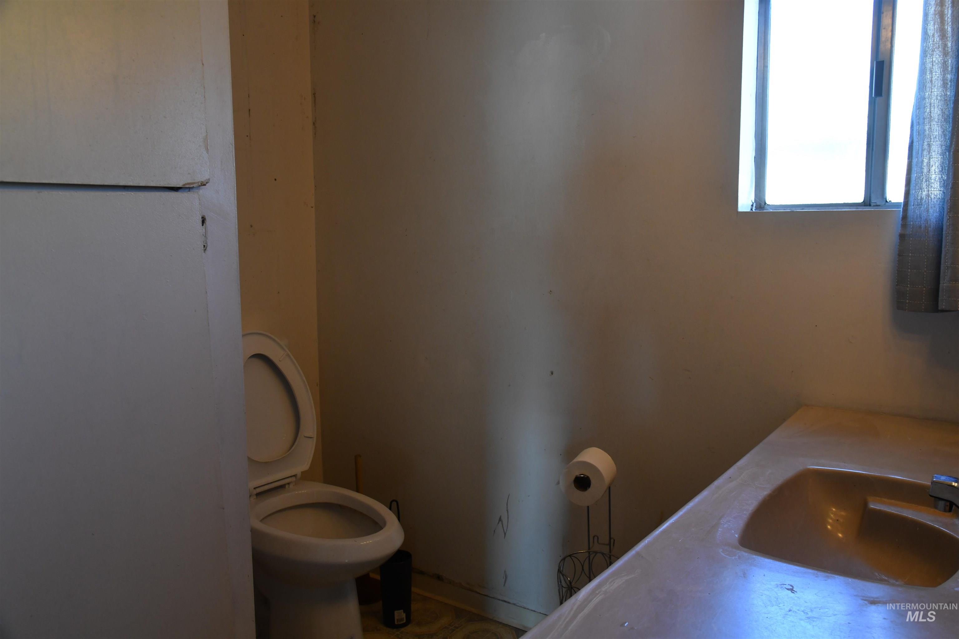 419 21st Avenue South, Nampa, Idaho 83651, 3 Bedrooms, 1 Bathroom, Residential For Sale, Price $225,000,MLS 98972780