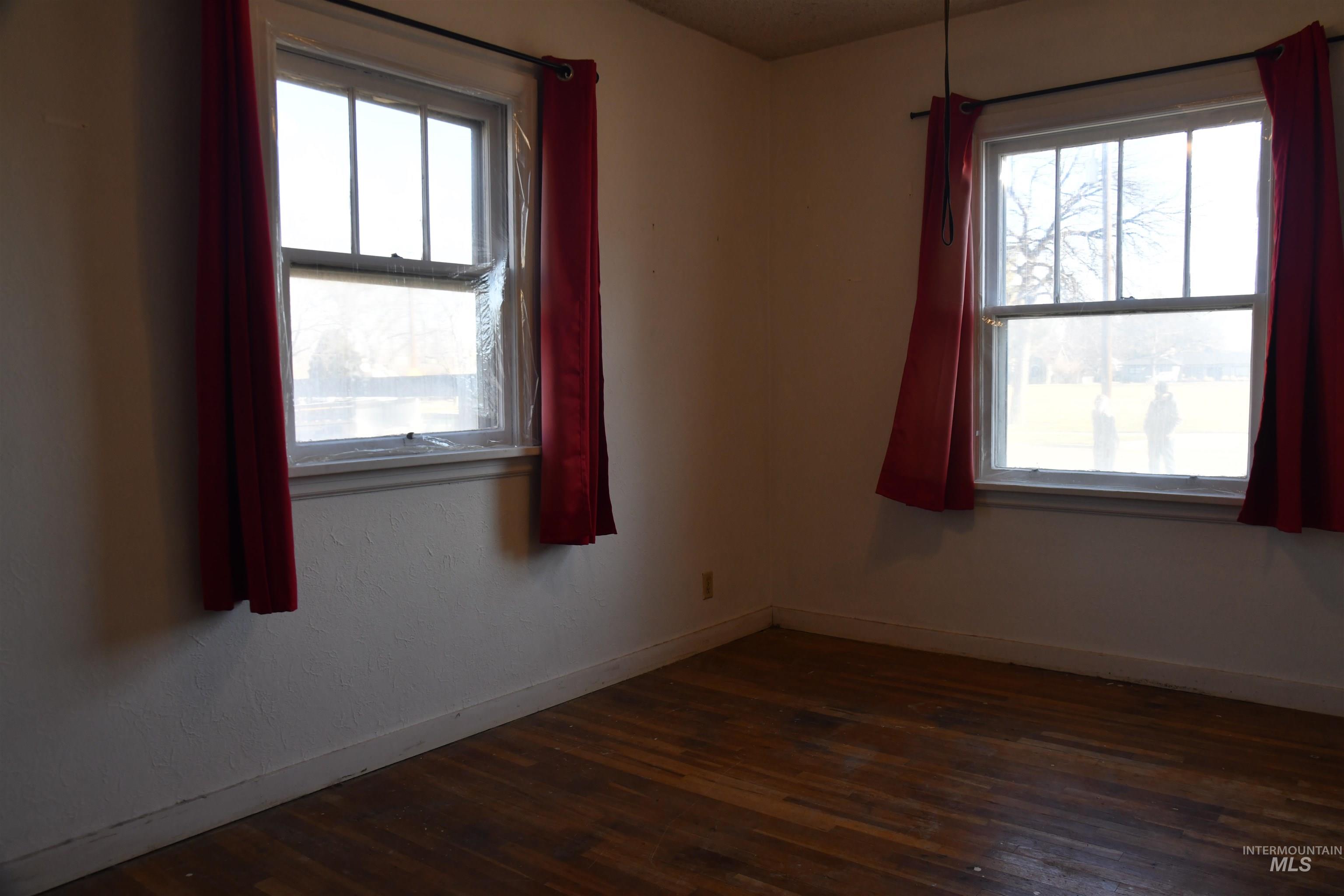 419 21st Avenue South, Nampa, Idaho 83651, 3 Bedrooms, 1 Bathroom, Residential For Sale, Price $225,000,MLS 98972780