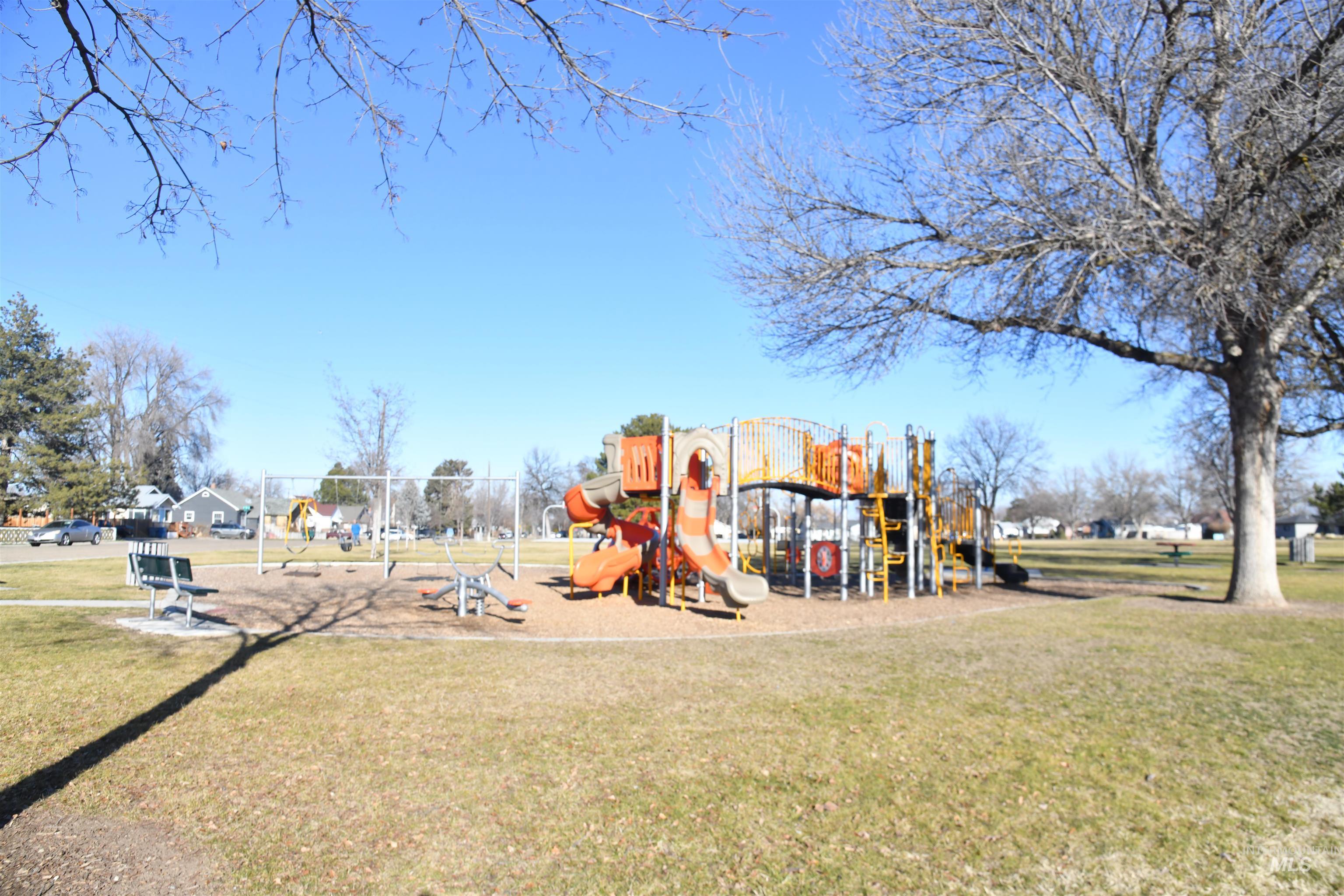 419 21st Avenue South, Nampa, Idaho 83651, 3 Bedrooms, 1 Bathroom, Residential For Sale, Price $225,000,MLS 98972780