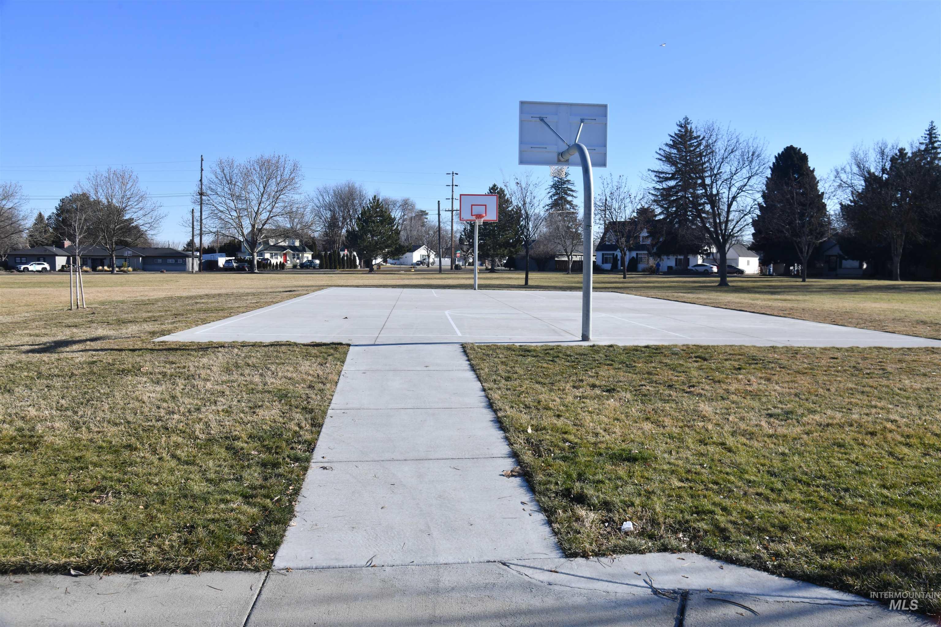 419 21st Avenue South, Nampa, Idaho 83651, 3 Bedrooms, 1 Bathroom, Residential For Sale, Price $225,000,MLS 98972780