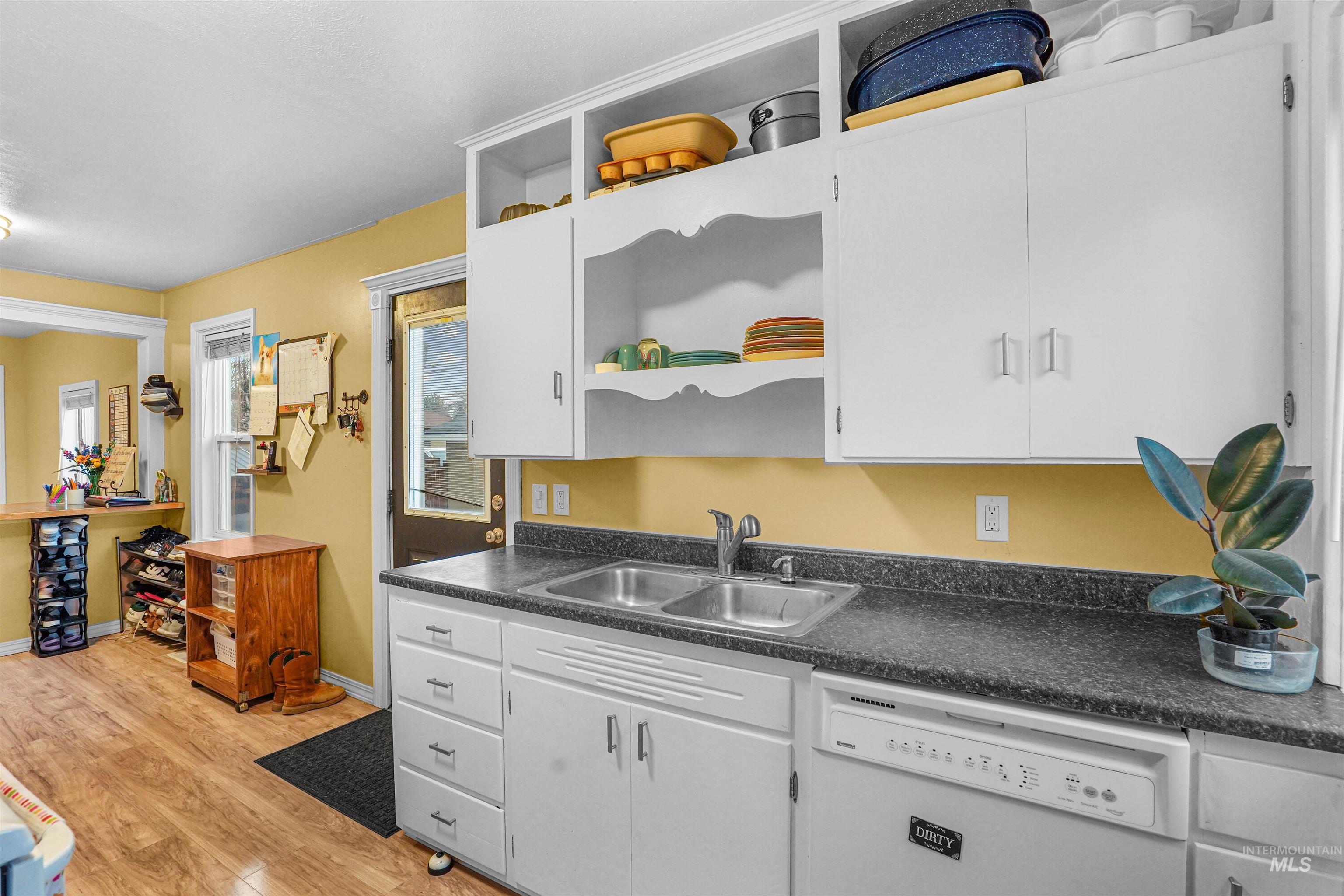 2242 Almo Ave, Burley, Idaho 83318, 3 Bedrooms, 2 Bathrooms, Residential For Sale, Price $315,000,MLS 98972782