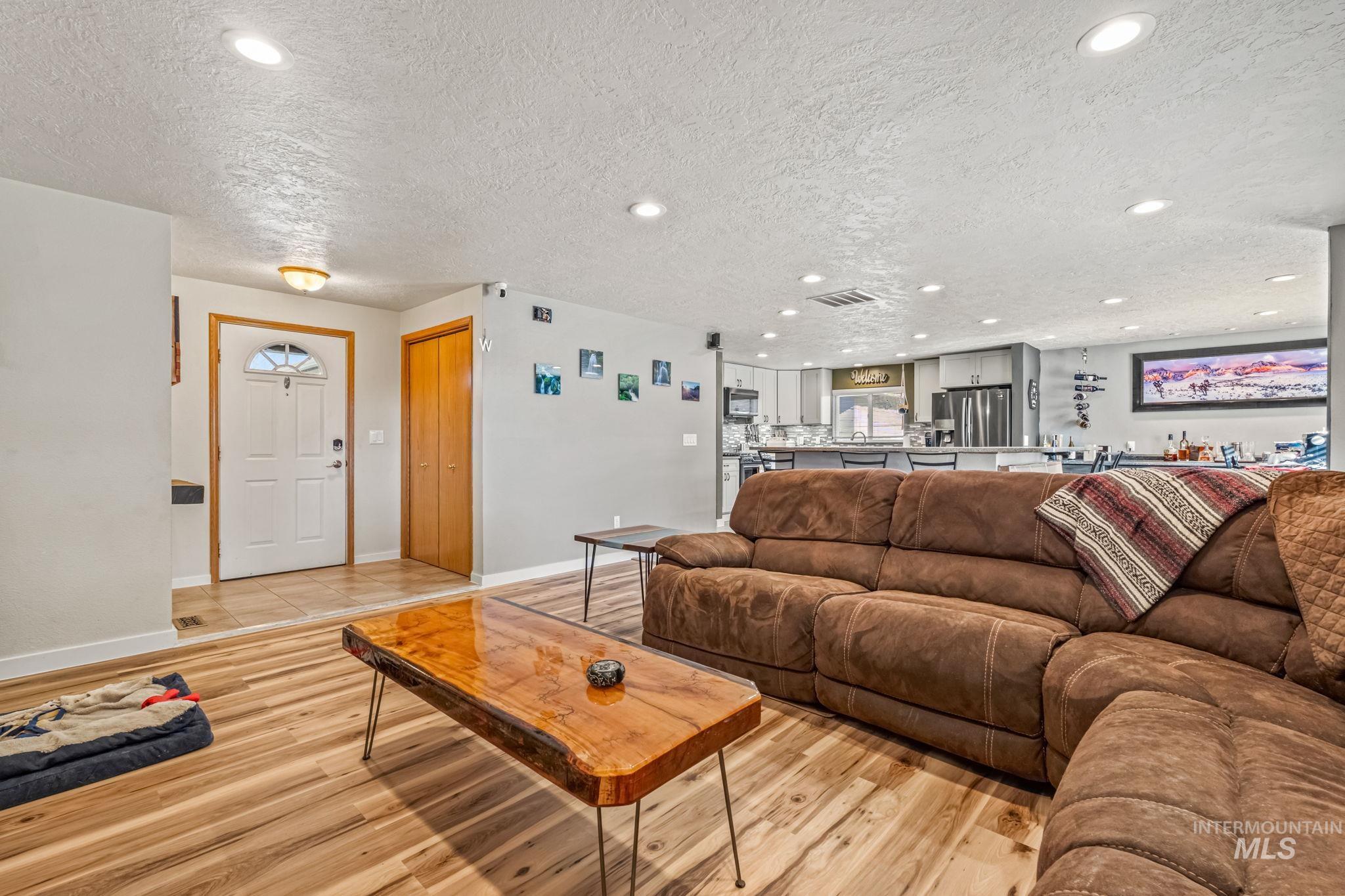 175 Del Mar St, Mountain Home, Idaho 83647, 3 Bedrooms, 2 Bathrooms, Residential For Sale, Price $329,900,MLS 98972787