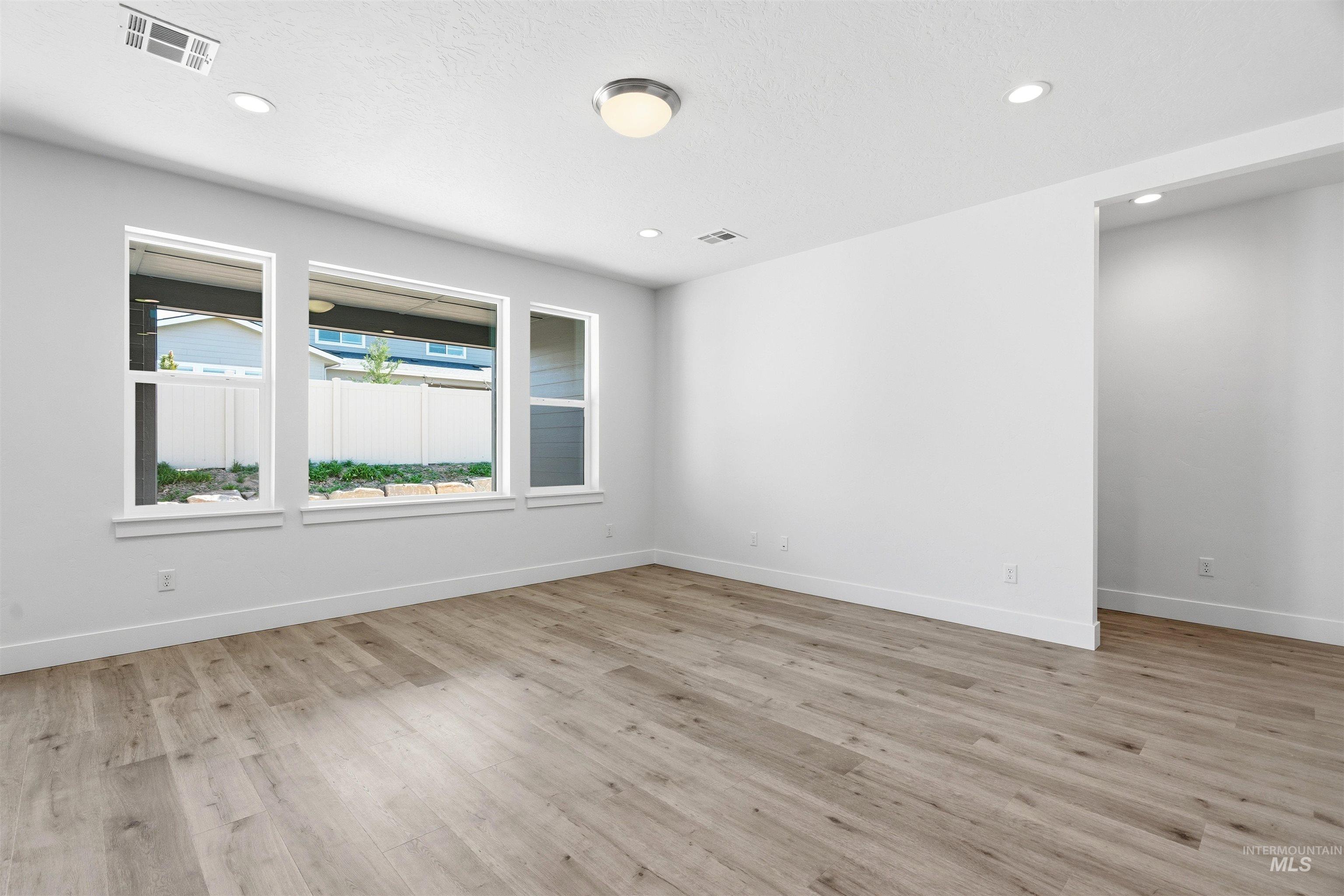 5660 N Chestnut Hill Way, Meridian, Idaho 83646, 4 Bedrooms, 3 Bathrooms, Residential For Sale, Price $549,990, 98972788